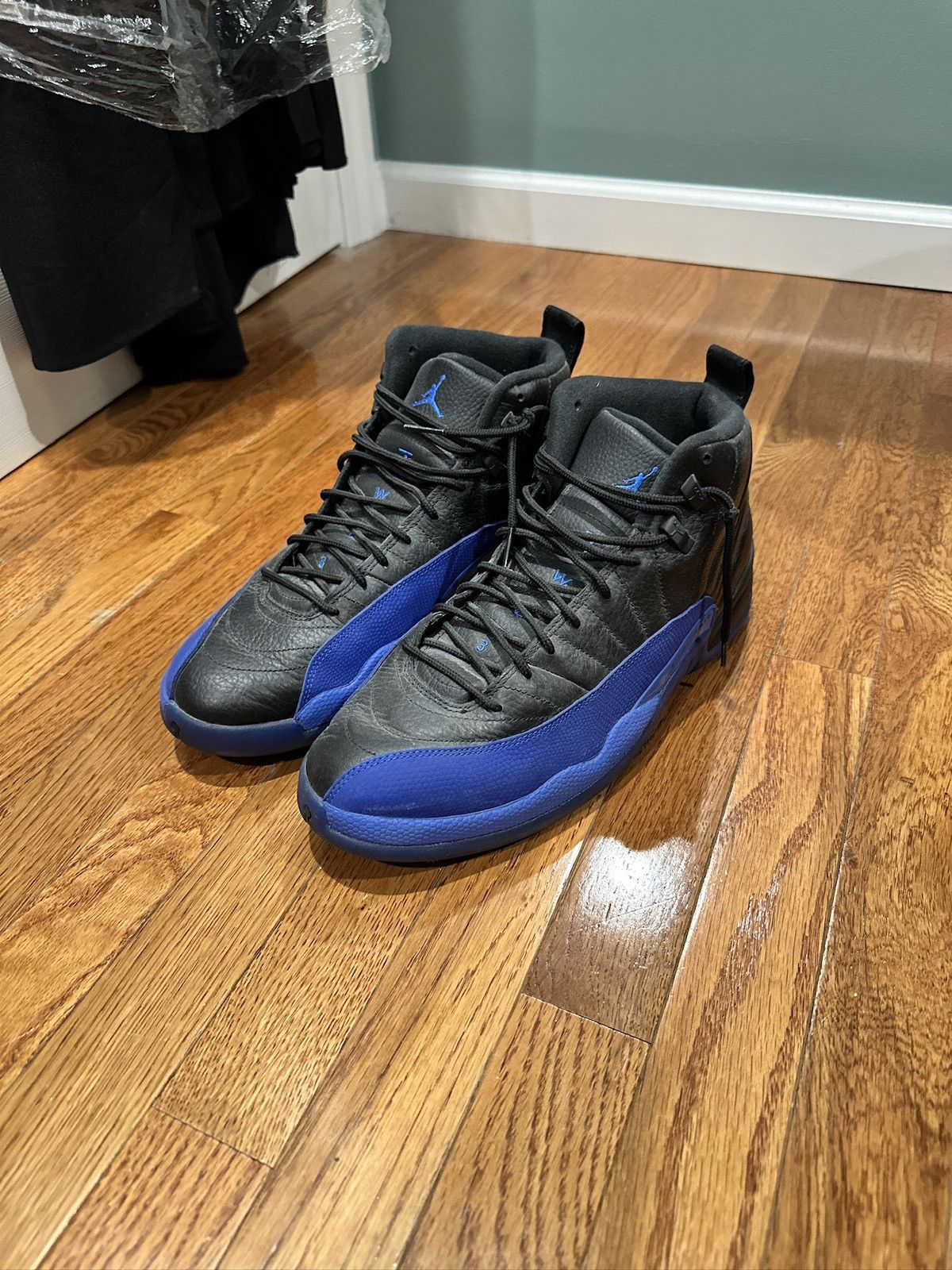 Jordan Brand Jordan 12 Black and Blue Size US 13 / EU 46 - 5 Thumbnail