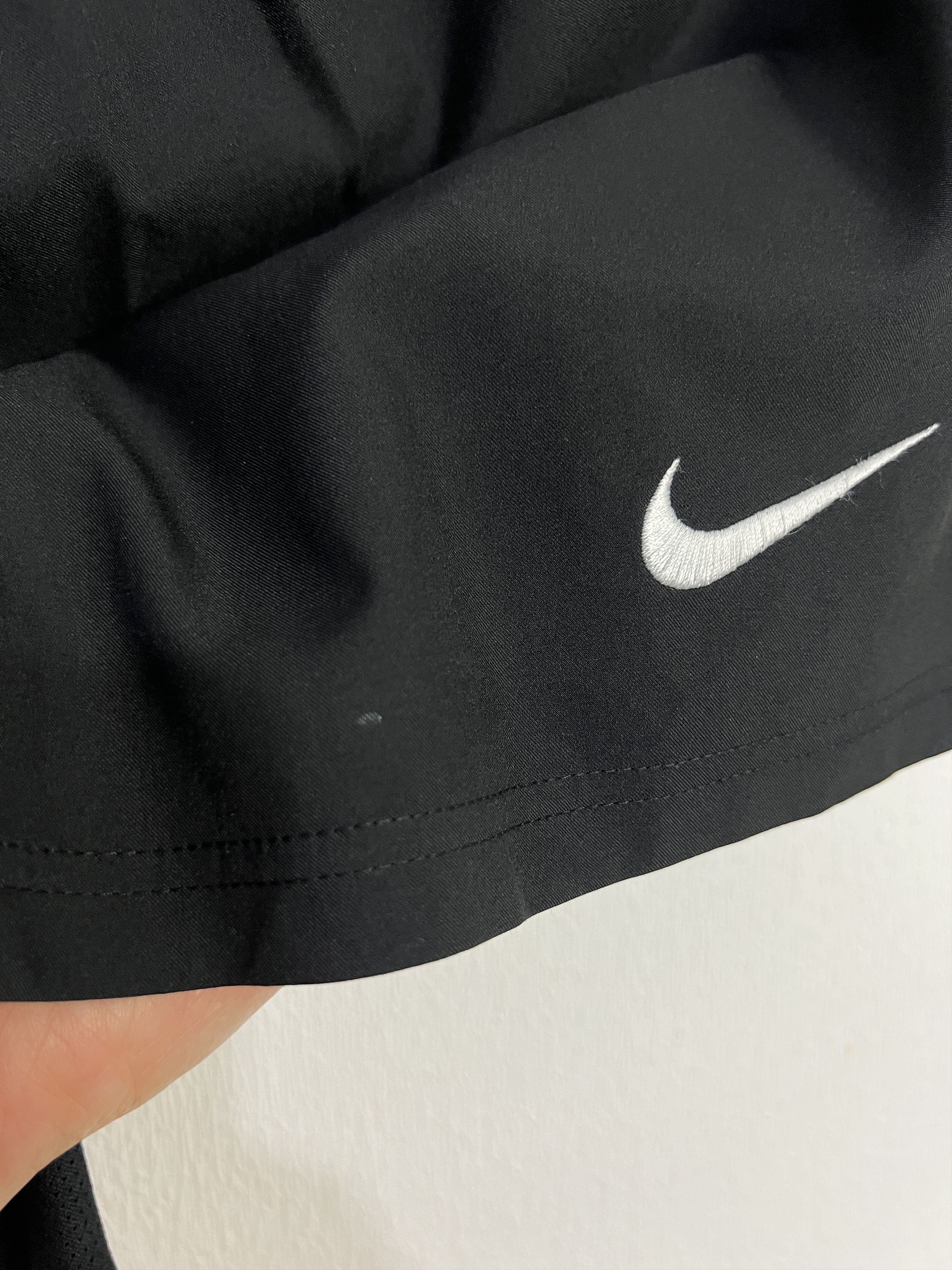 Nike Vintage Nike Manchester United Football Shorts Soccer Mens Size US 32 / EU 48 - 14 Thumbnail