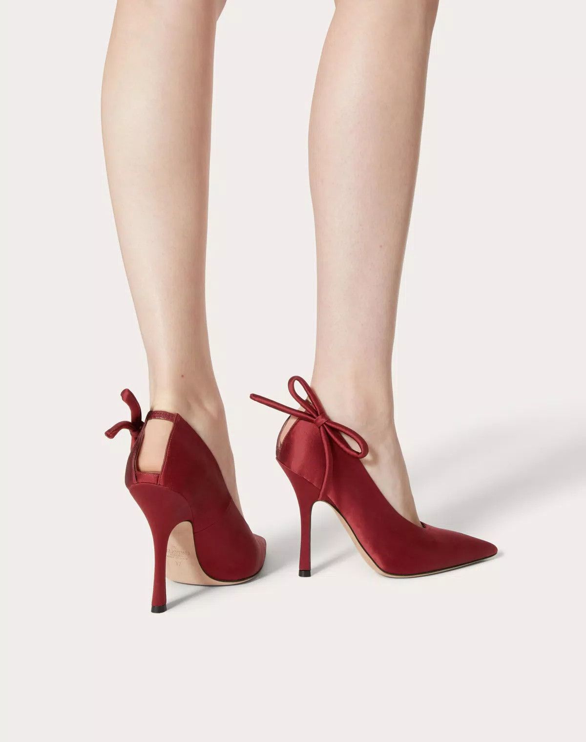 Valentino o1s1wg110426 Nite-Out Satin Pumps in Red Size US 9.5 / IT 39.5 - 6 Thumbnail