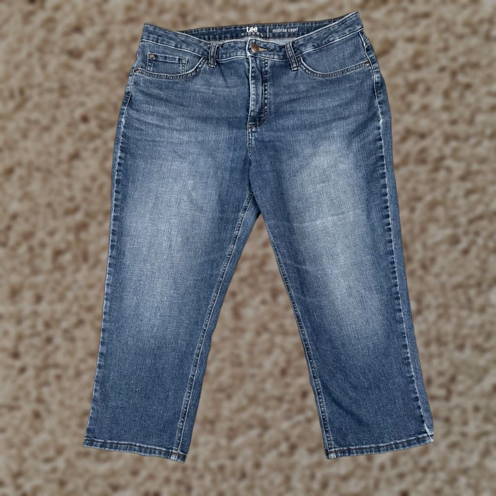 Lee Lee Jeans Women Capri 16 Blue Denim Medium Wash Cotton Blend Zip Fly 36x22 Size 38" / US 16 / IT 52 - 1 Thumbnail