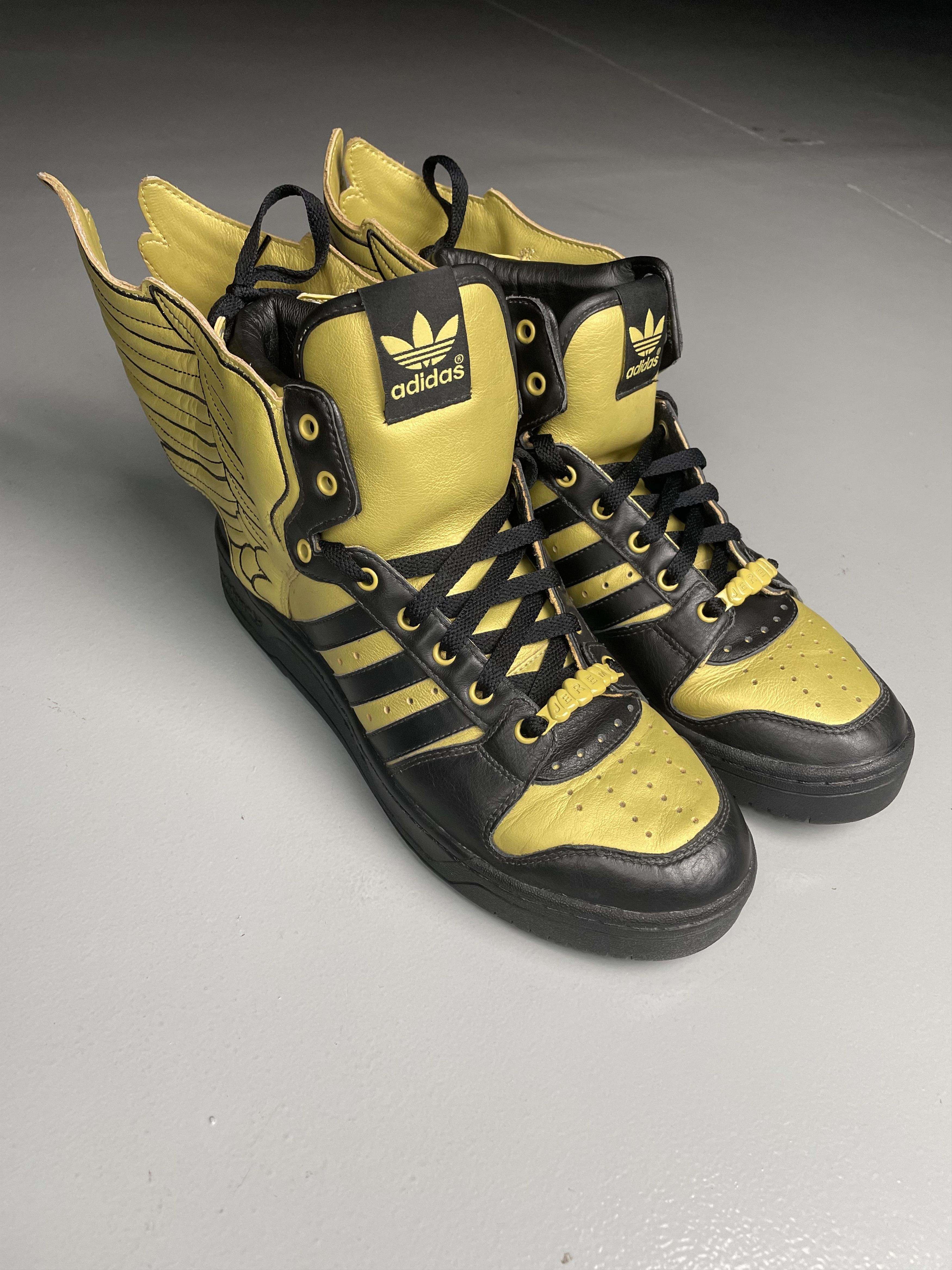 Adidas × Jeremy Scott adidas X Jeremy Scott 2011 JS Wings 2.0 Black/Metallic Gold Size US 9.5 / EU 42-43 - 5 Thumbnail