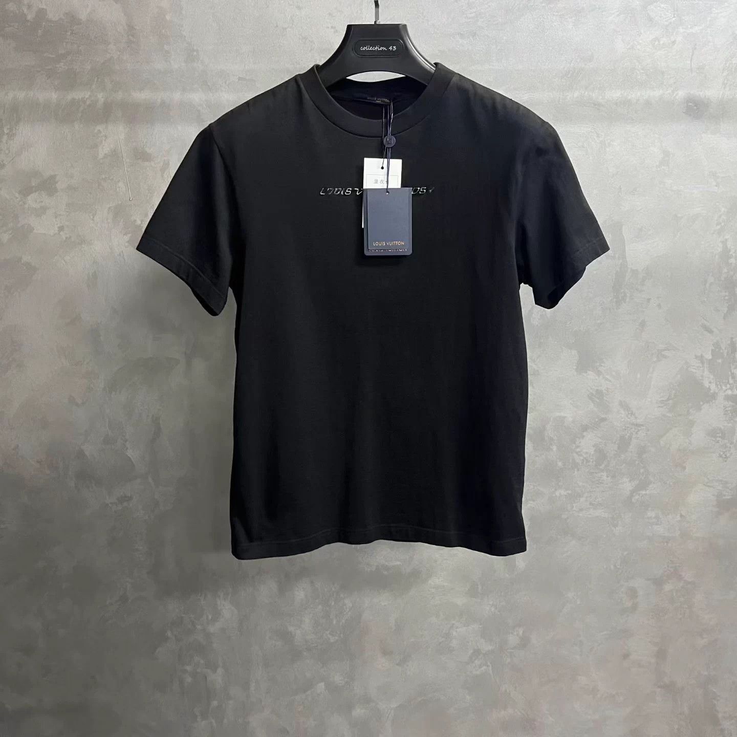 Louis Vuitton LOUIS VUITTON Black Logo Crew Short Sleeve Tee Size US S / EU 44-46 / 1 - 1 Thumbnail