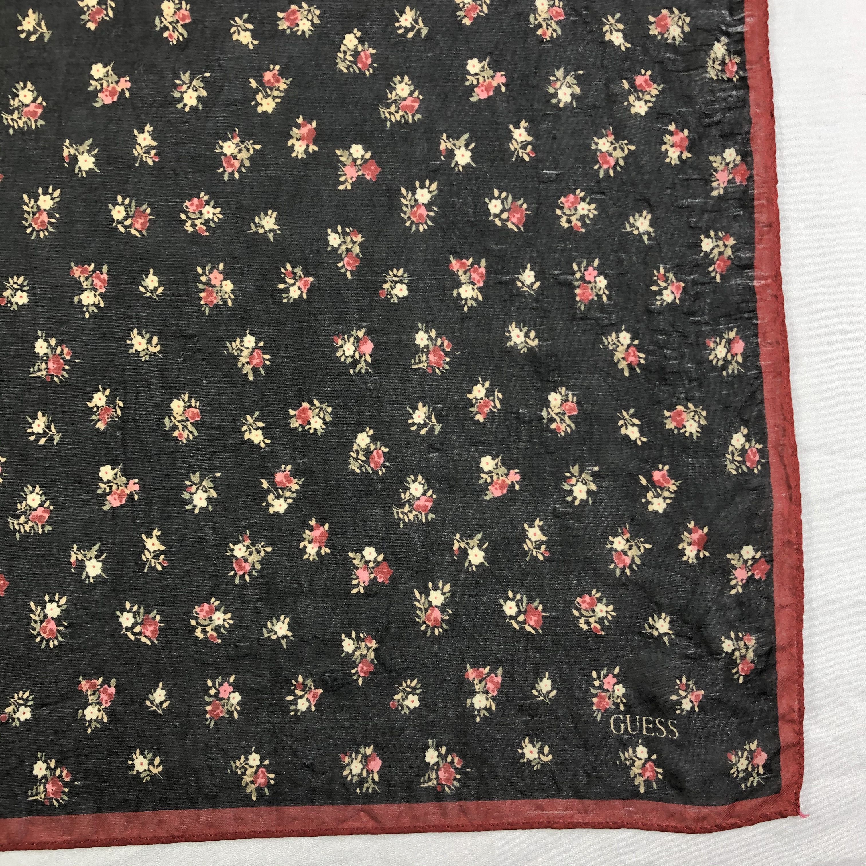 Guess × Vintage Vintage Guess Silk Scarf Size ONE SIZE - 3 Thumbnail