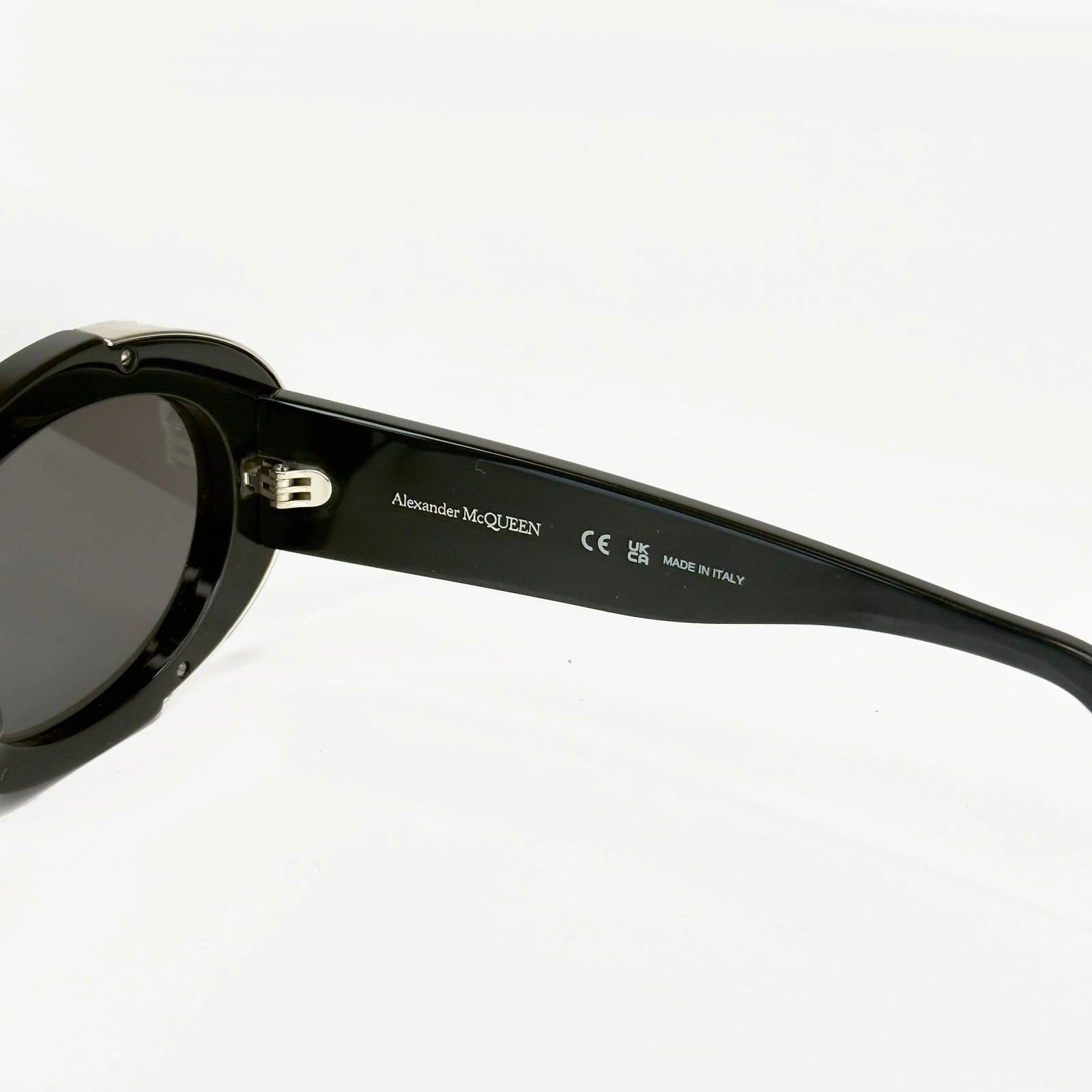 Alexander McQueen ALEXANDER MCQUEEN AM0445S 0445 Black Fashion Sunglasses 001 Size ONE SIZE - 7 Thumbnail
