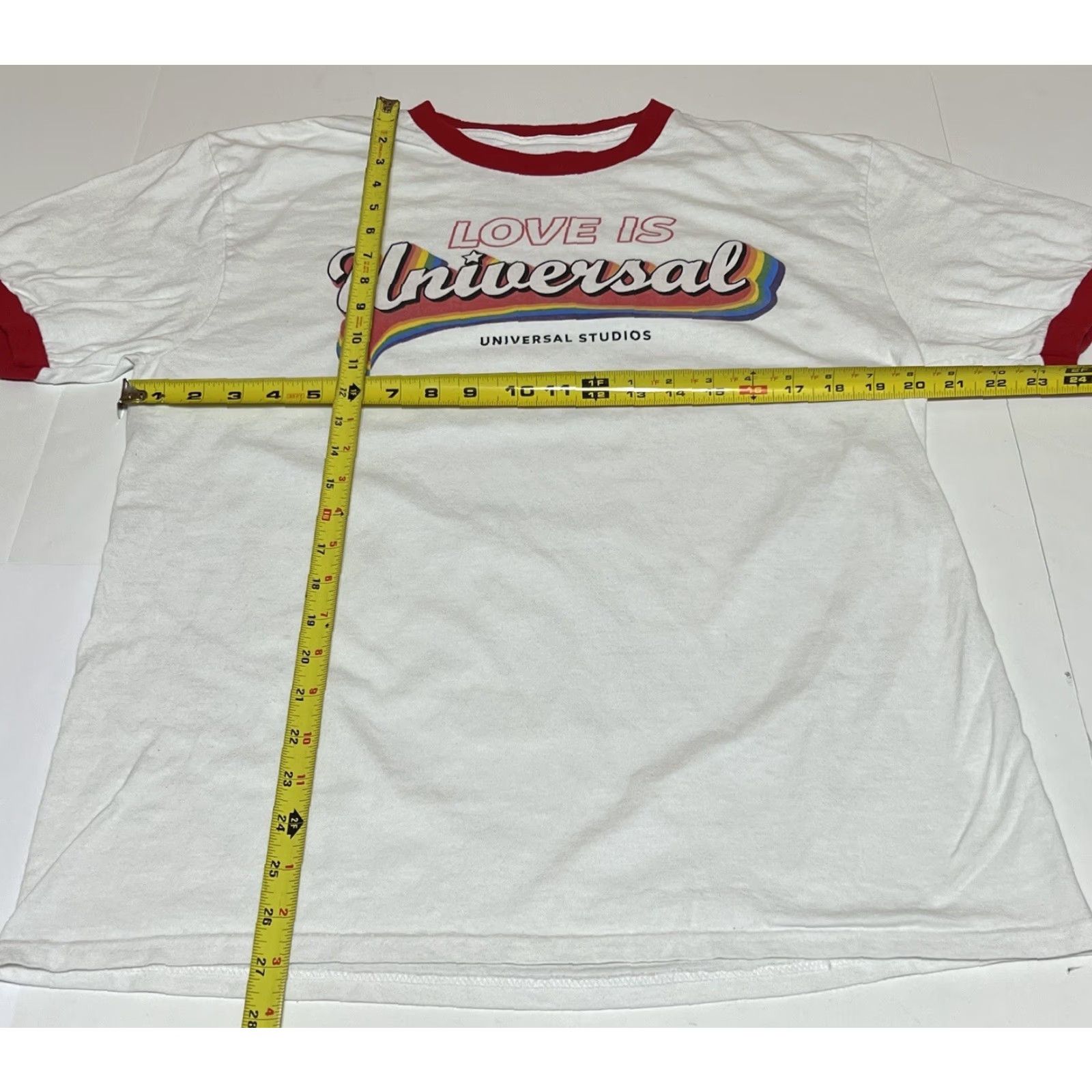 Vintage VINTAGE Universal Studios Love Is Universal T-Shirt Men Large Ringer Graphic White Red Size US L / EU 52-54 / 3 - 4 Thumbnail