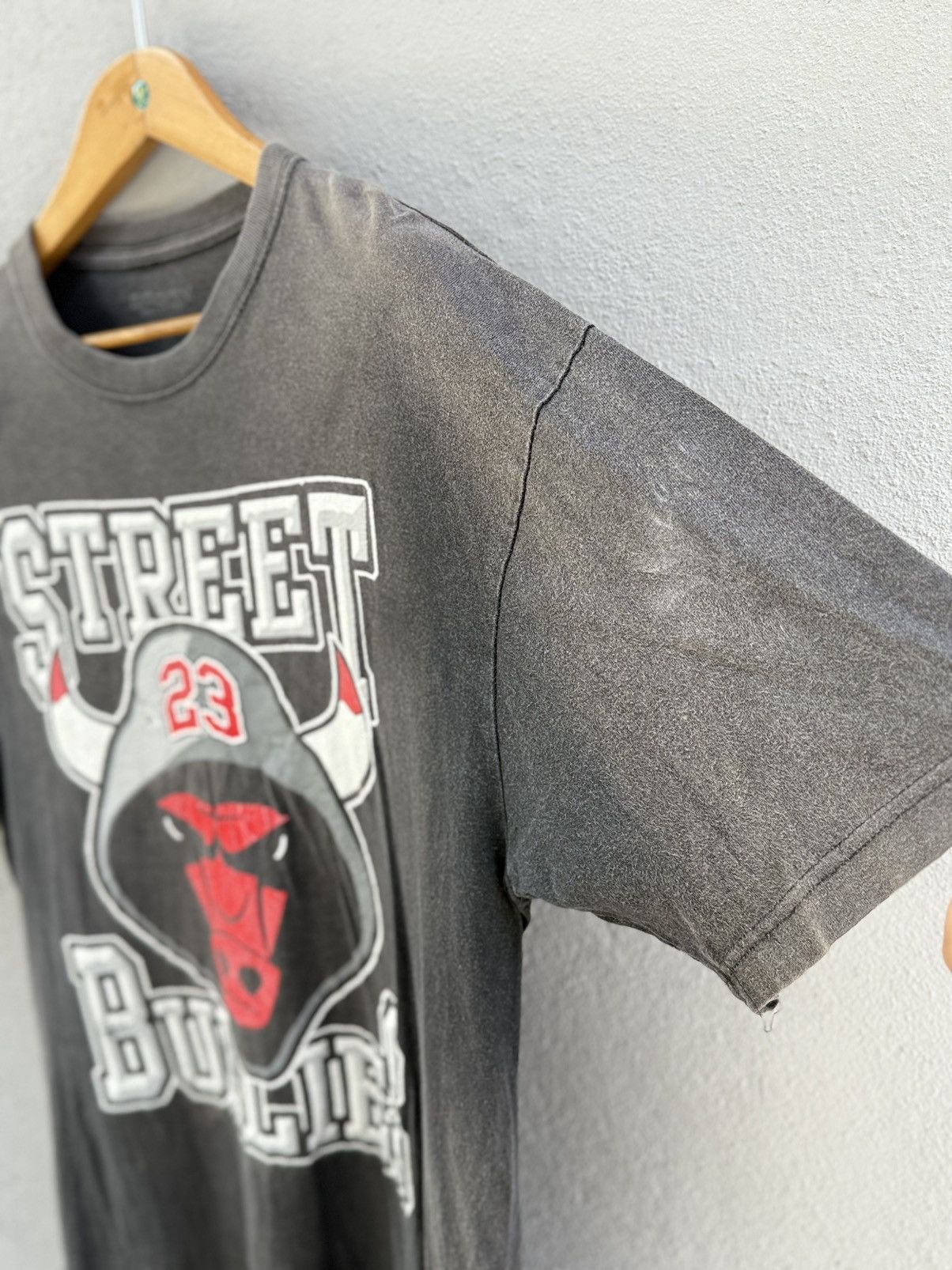 Rap Tees Thrashed Vintage Street Bullies 23 Distressed Sun Faded Tee Size US XL / EU 56 / 4 - 8 Thumbnail