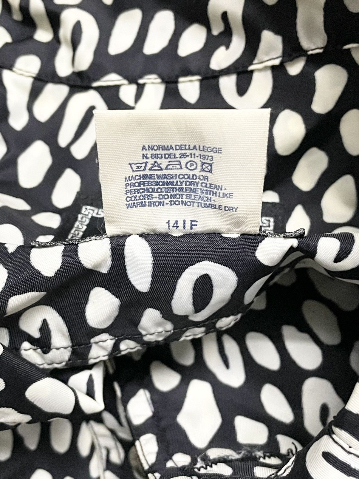 Versace Og Vintage Versace Animal Abstract Cropped High Fashion Look Size US L / EU 52-54 / 3 - 21 Thumbnail