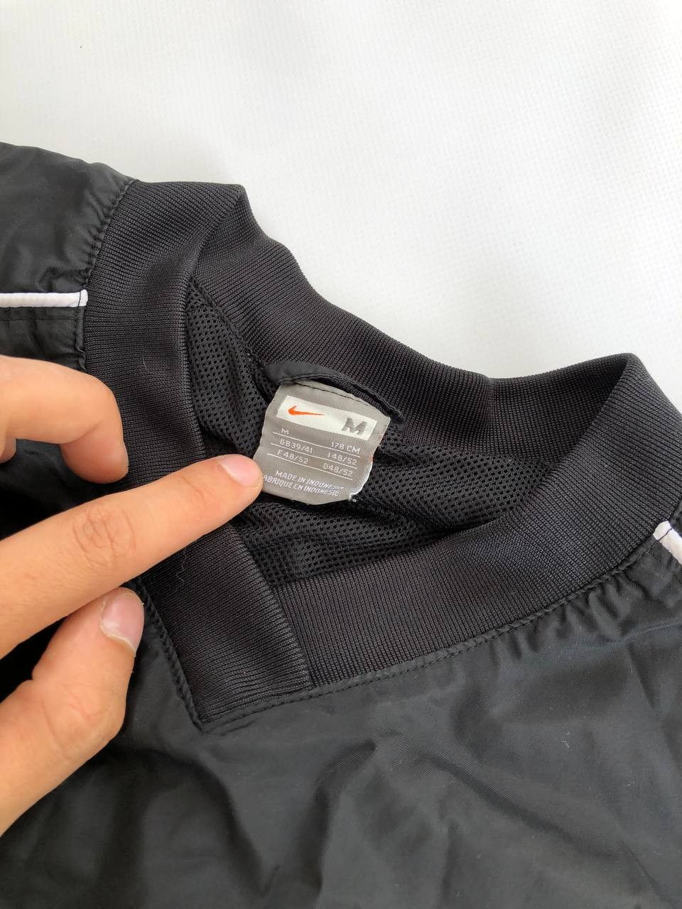 Nike Vintage Nike Nylon Sweatshirt Mini Logo Drill Y2K Size US M / EU 48-50 / 2 - 7 Thumbnail