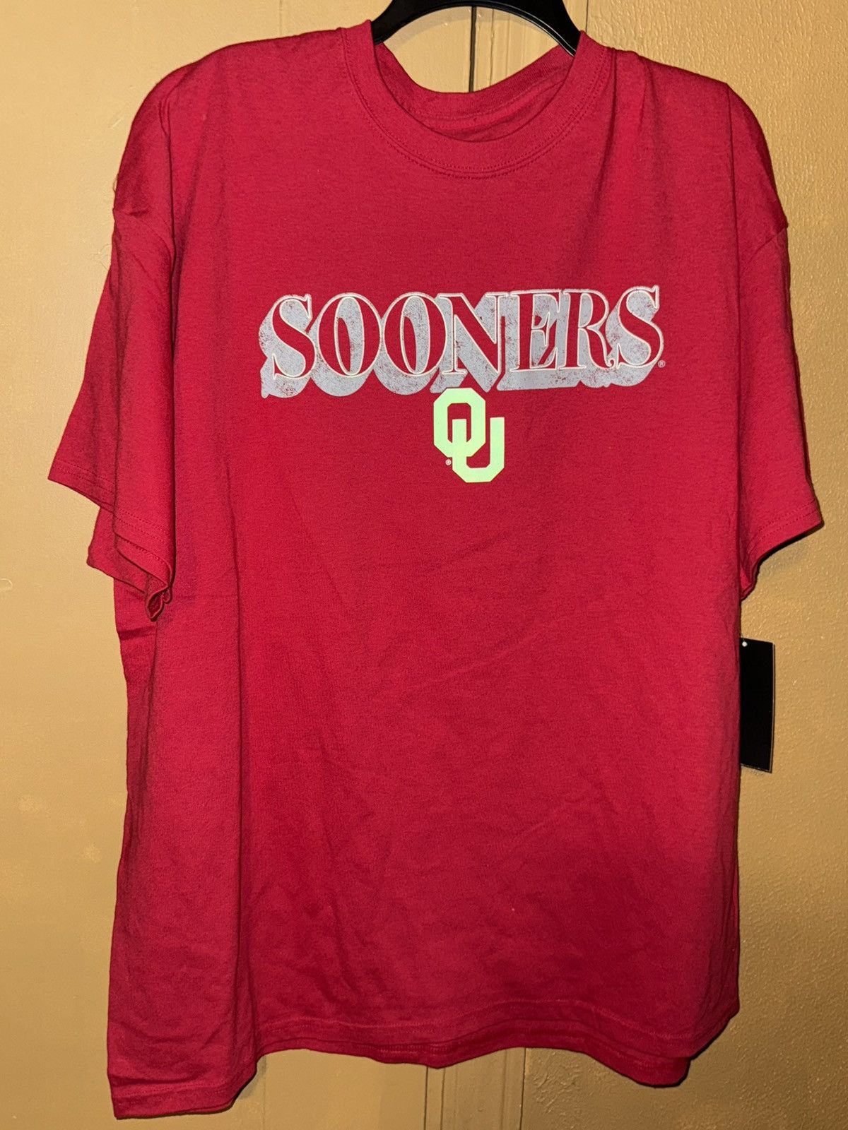 NCAA Captivating Apparel NCAA Oklahoma Sooners Shirt 2XL Size US XXL / EU 58 / 5 - 1 Thumbnail