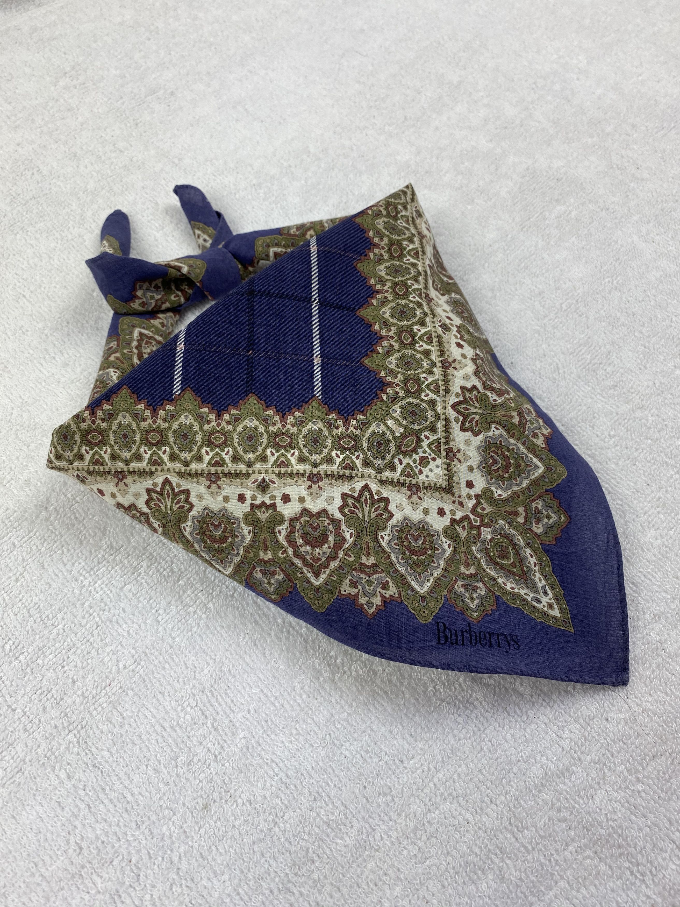 Burberry Burberrys Handkerchief / Bandana / Neckerchief Size ONE SIZE - 2 Thumbnail
