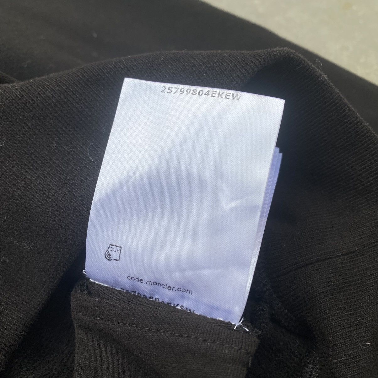 Moncler MONCLER X LULU LI Cropped Hoodie Size US S / EU 44-46 / 1 - 17 Thumbnail