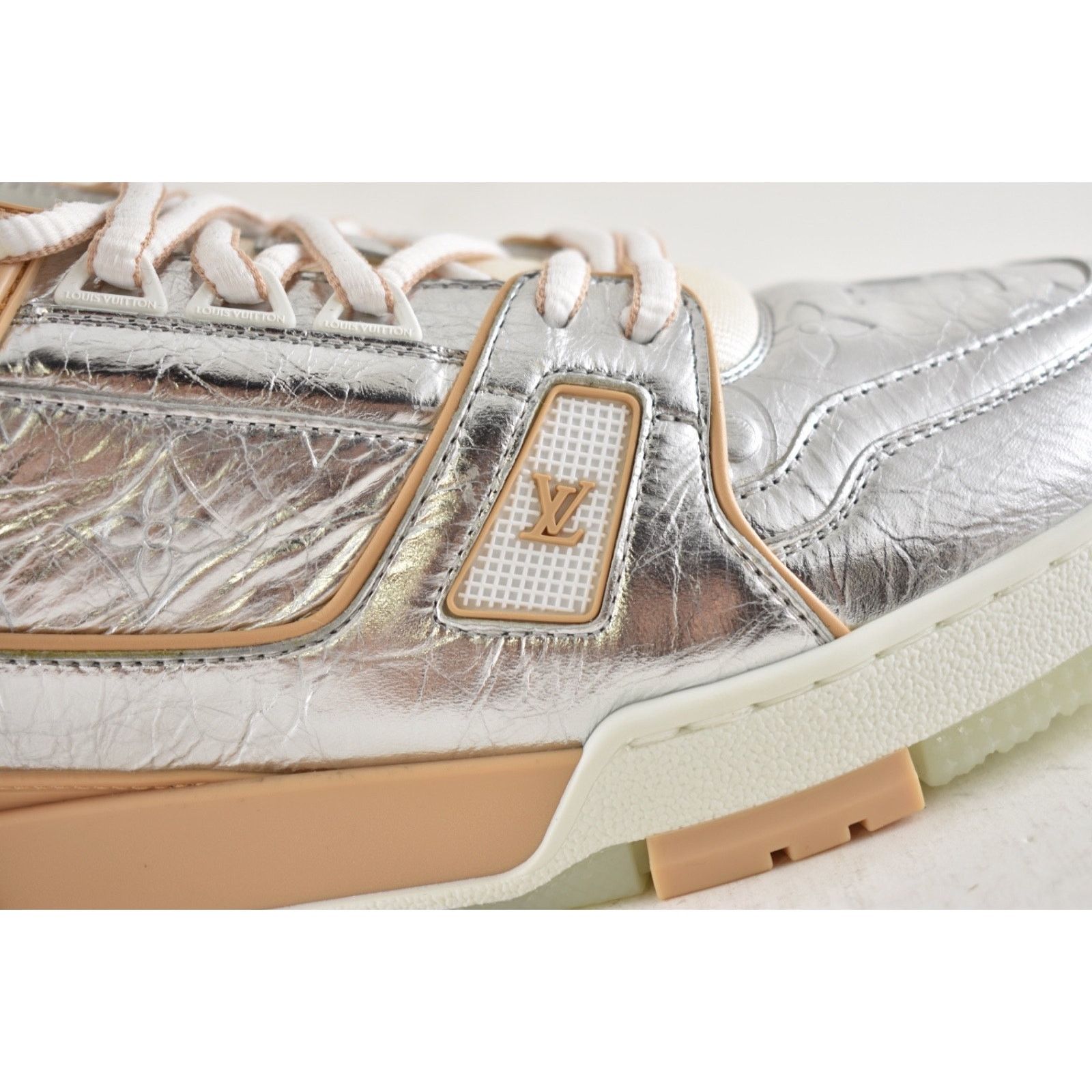 Louis Vuitton Louis Vuitton Metallic Silver Beige White Low Top Trainer Size US 10 / EU 43 - 5 Thumbnail