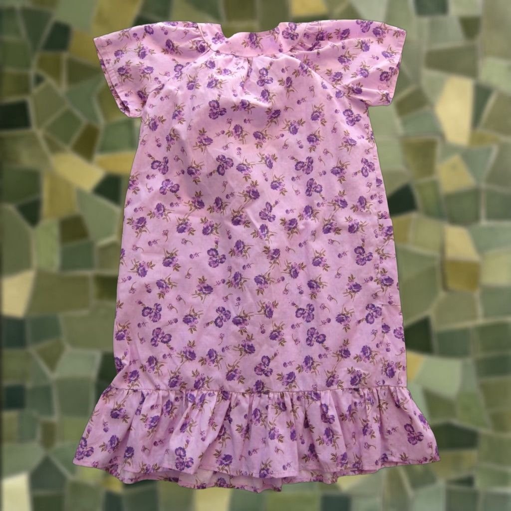 Vintage VINTAGE Anthony Richards Cotton Purple Floral Short Sleeve Pocket Muumuu House Dress MP Size 32" / US 10 / IT 46 - 1 Thumbnail