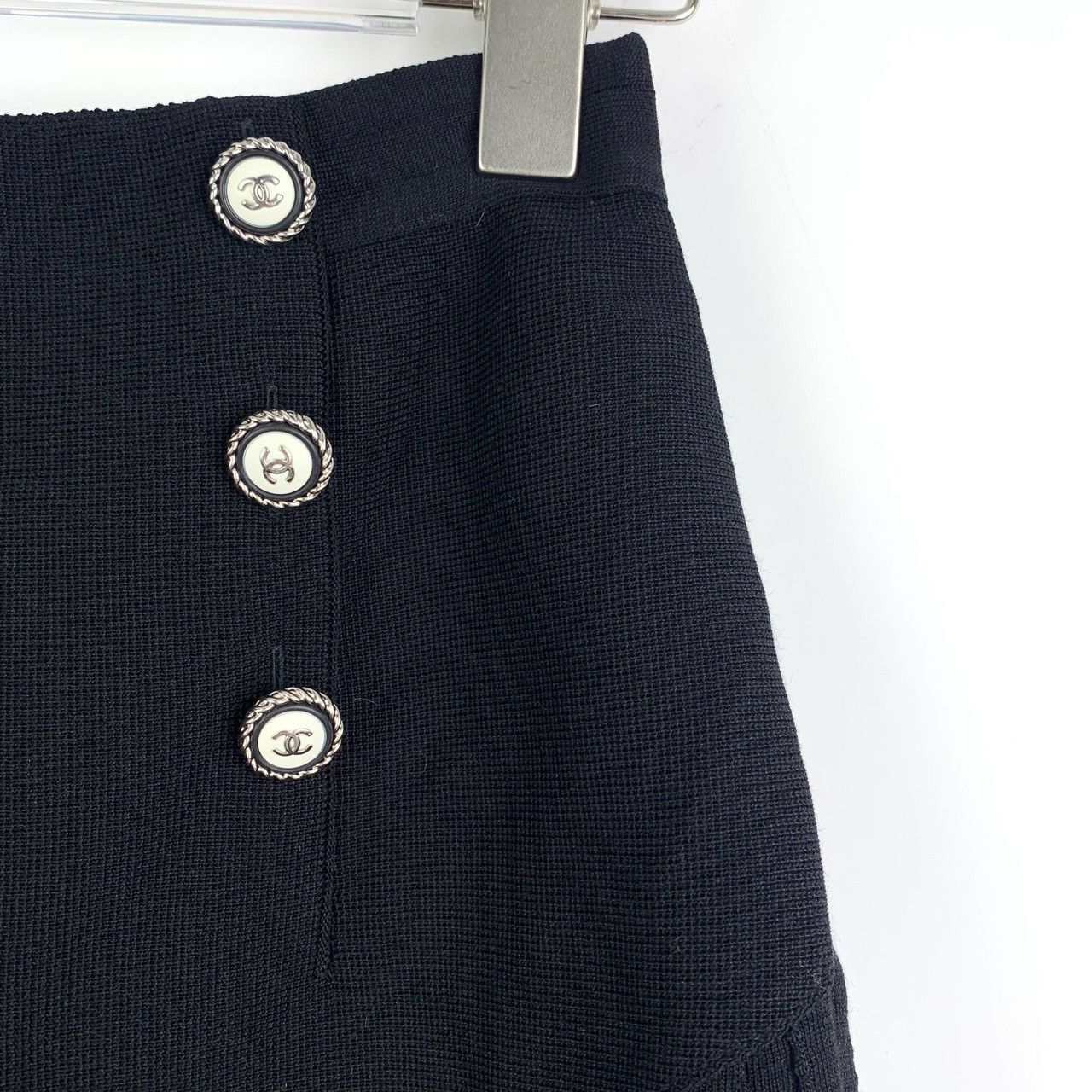 Chanel Chanel Logo Button Pleated Black Wool Skirt Size 25" / US 0 / IT 36 - 3 Thumbnail