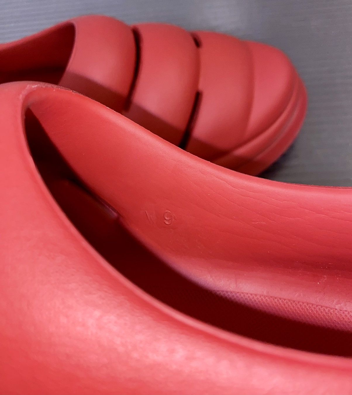 Ugg Ugg Sport Yeah Molded Clog Samba Red Women Size 9 VGC Size US 9 / IT 39 - 12 Thumbnail