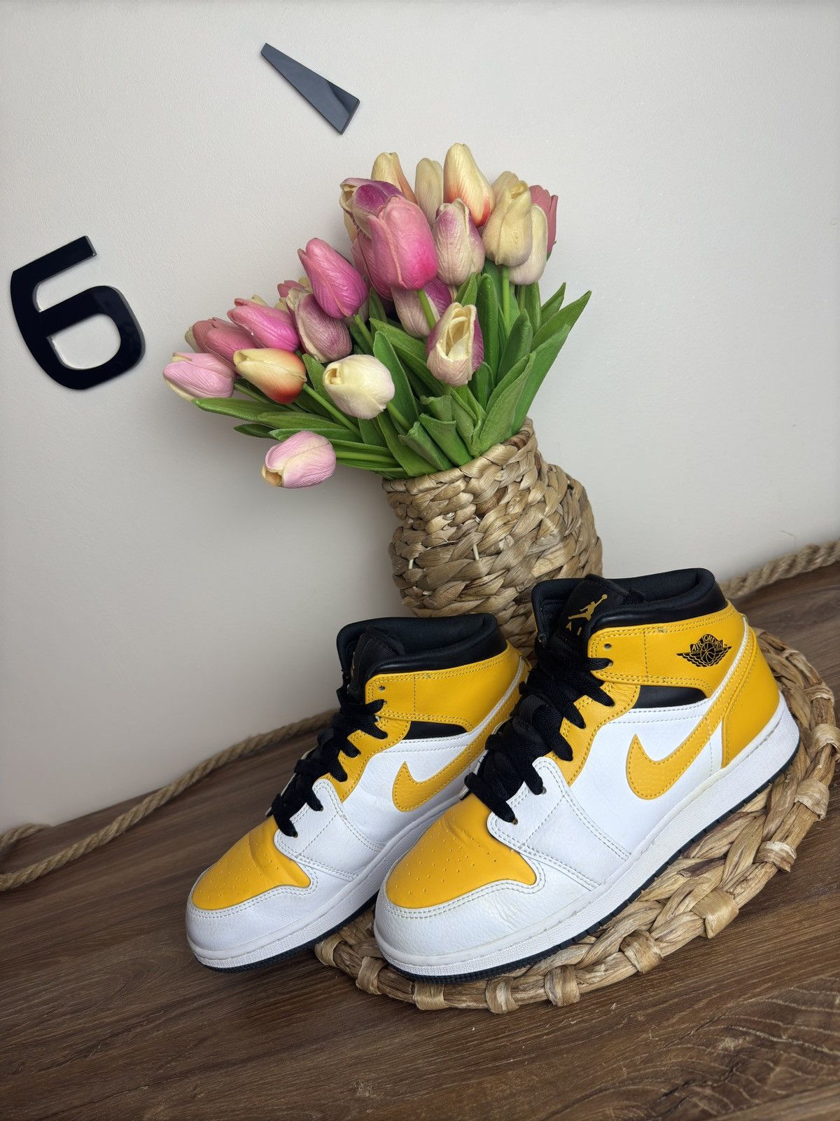 Jordan Brand × Nike × Nike ACG Jordan 1 Mid 'University Gold' (GS) żółte unisex size 40 Size US 8.5 / IT 38.5 - 1 Thumbnail