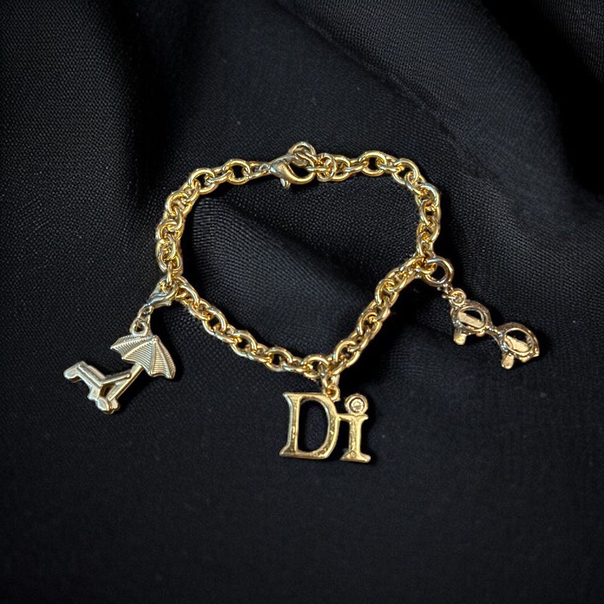 Other Diamond International gold tone Caribbean charm bracelet Size ONE SIZE - 1 Thumbnail