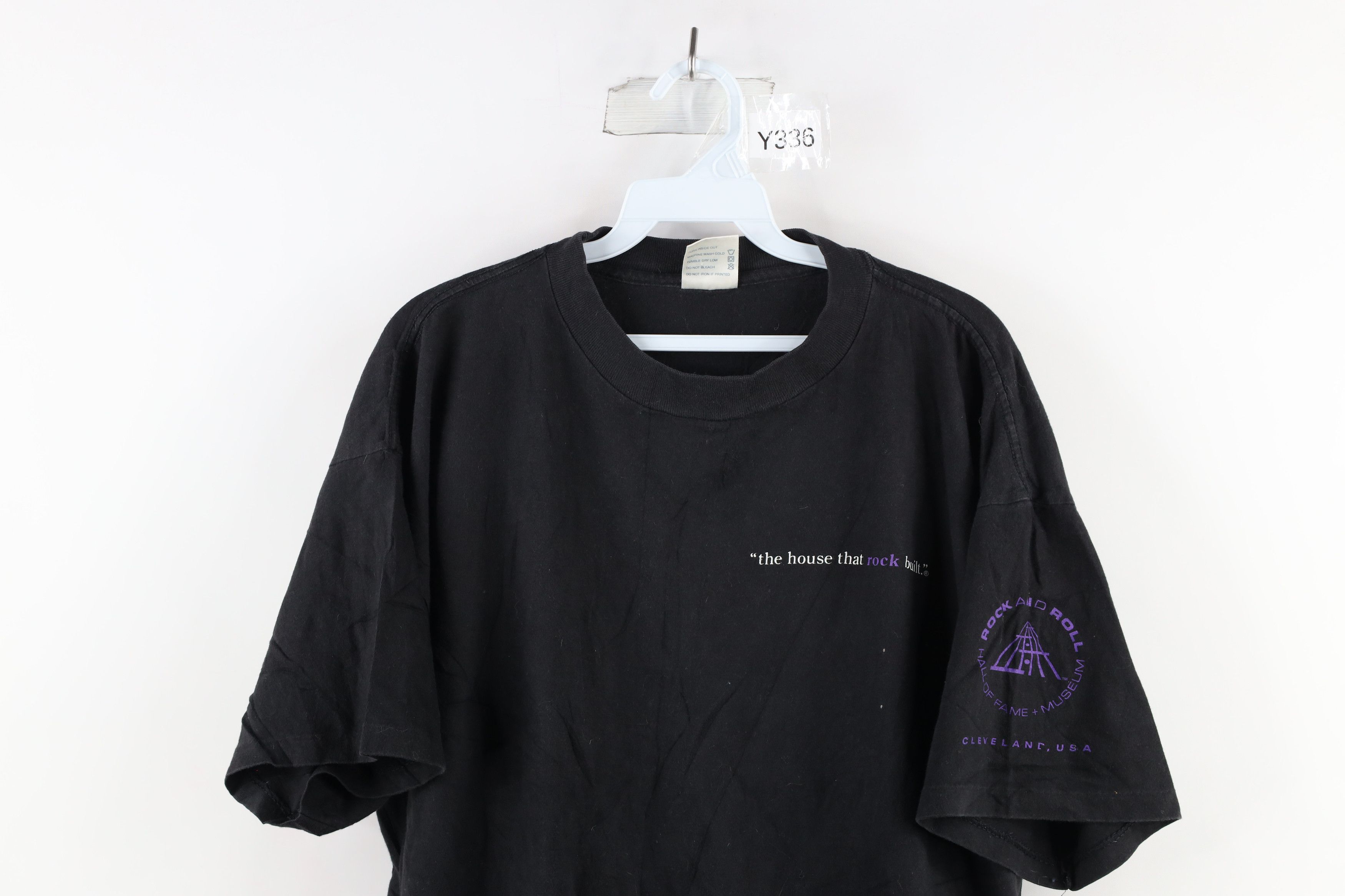 ミュージシャン 90's ROCK N ROLL HALL OF FAME MUSEUM TEE 90's ROCK N ROLL HALL OF FAME MUSEUM TEE タイ シャツ お土産