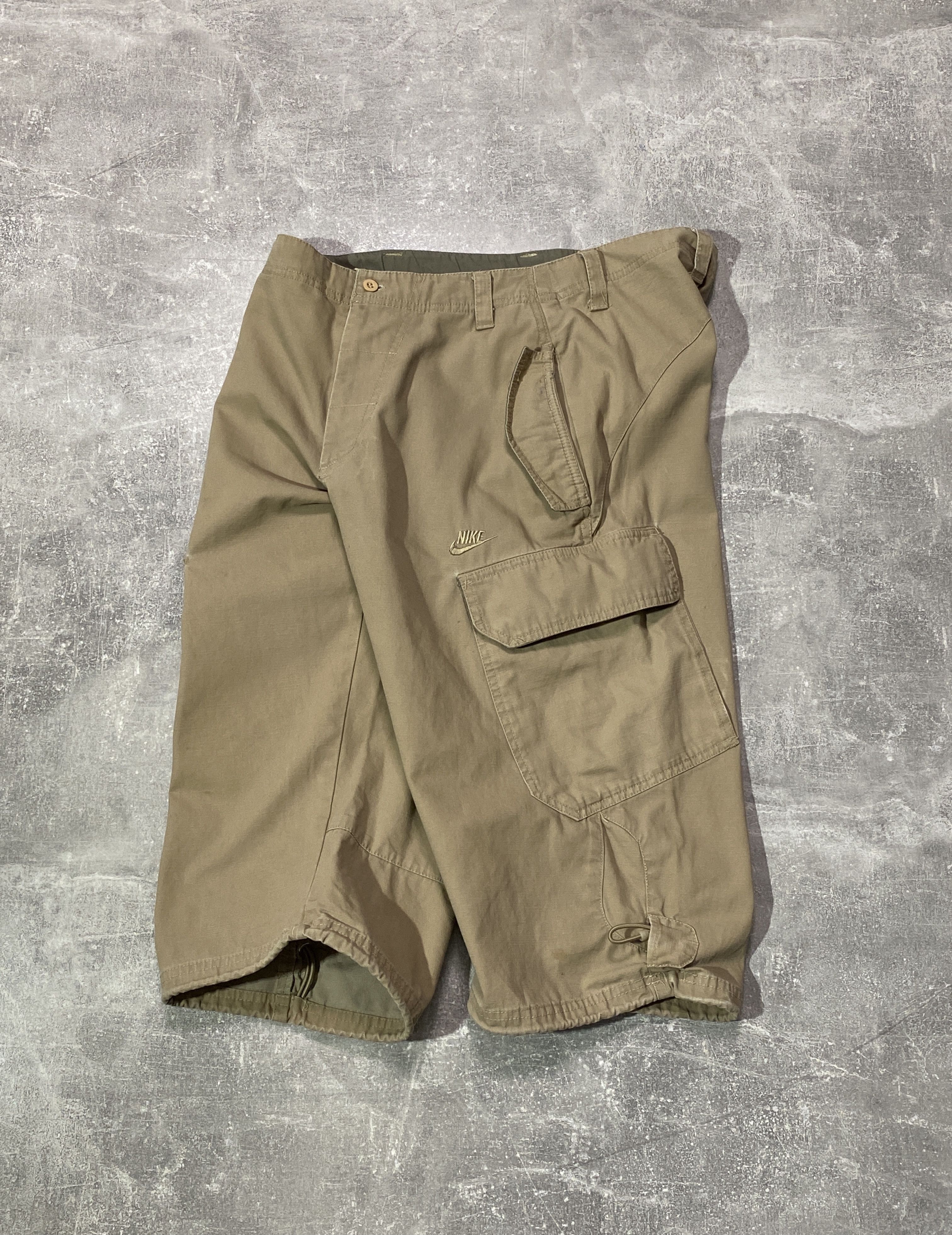 Nike Vintage Y2K Nike Cargo Pockets Shorts Worked Style Size US 32 / EU 48 - 1 Thumbnail