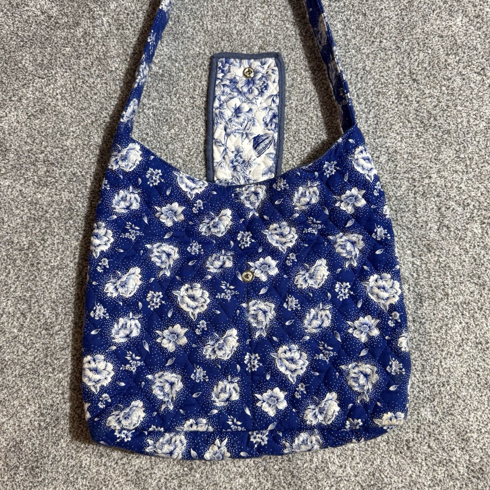 Vintage VINTAGE Floral Shoulder Bag Boho Cottagecore Retro 80s 90s Quilted Fabric Purse Blue Cotton White Strap Womens Size ONE SIZE - 4 Thumbnail