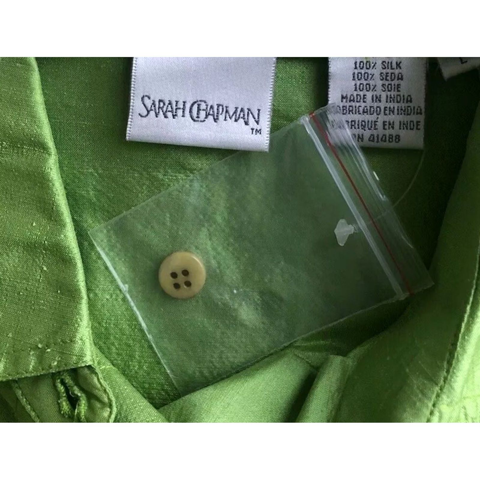 Vintage Sarah Chapman 100% silk top Blouse L Green Button Front Short Sleeve Collar Office Career Size L / US 10 / IT 46 - 4 Thumbnail