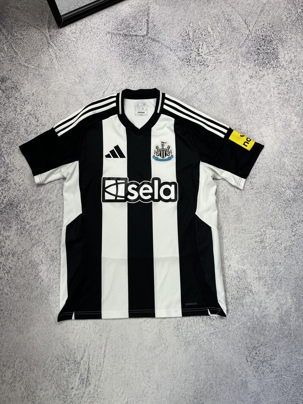 Adidas Newcastle United 2024/25 Home Soccer Jersey Blockcore Rare Size US L / EU 52-54 / 3 - 1 Thumbnail