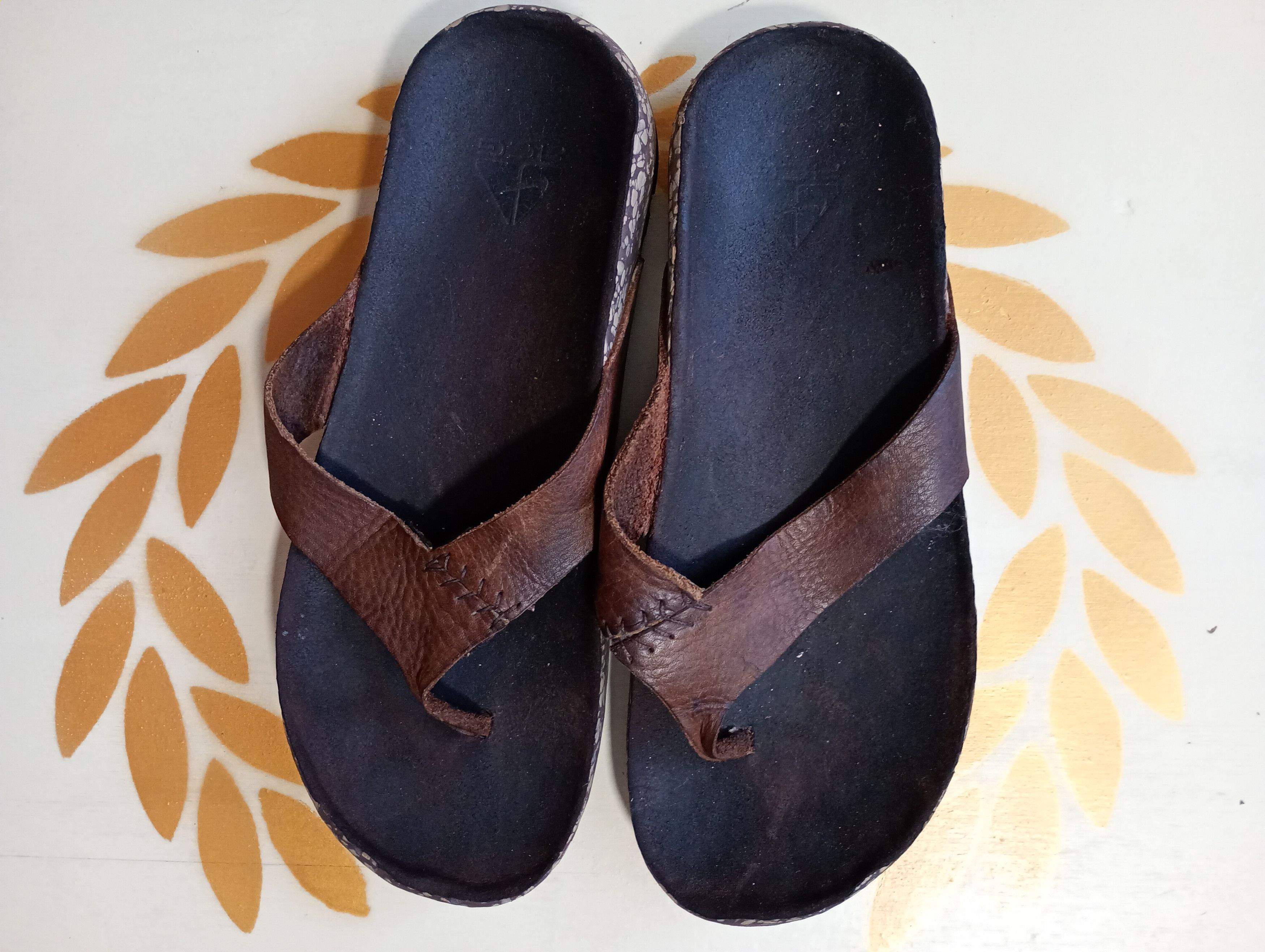 Nike ACG Nike ACG Flip Flops Leather Vintage 2007 Size US 10 / EU 43 - 2 Thumbnail