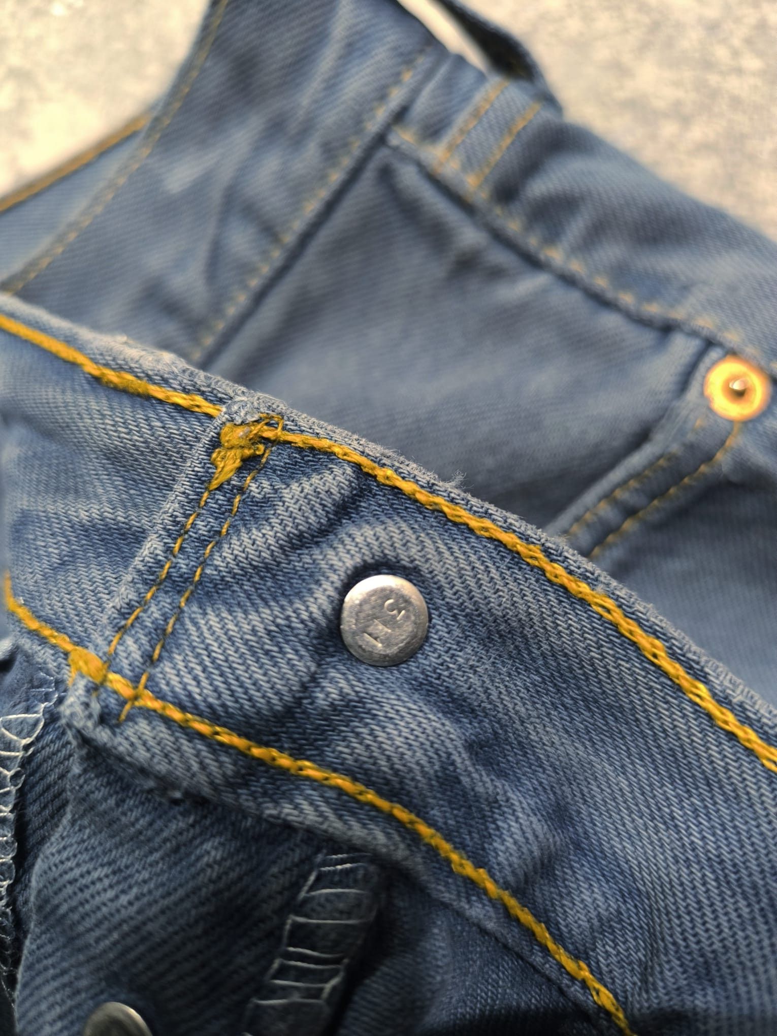 Hysteric Glamour × Levi's × Levi's Vintage Clothing 90s vintage distressed levis 501 denim cut-off mini shorts Size 28" / US 6 / IT 42 - 4 Thumbnail