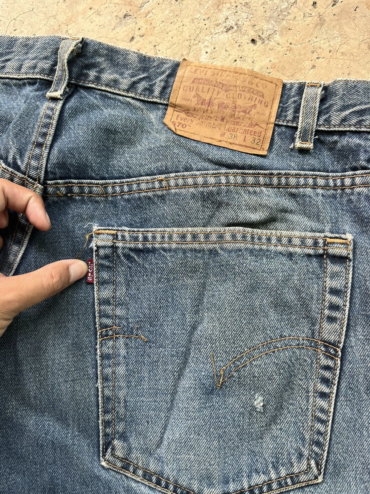 Levi's Levi’s 570 Baggy fit 00’s denim jeans Size US 39 - 8 Thumbnail