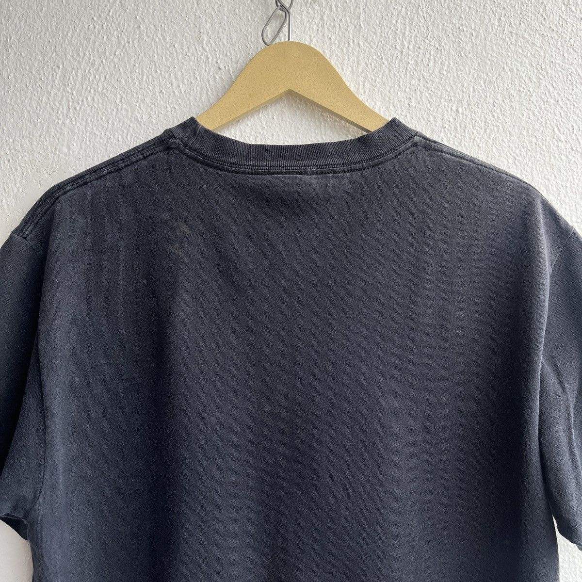 Mad Engine VINTAGE Y2K DISTRESSED FADED THE AVENGERS MARVEL TSHIRT Size US M / EU 48-50 / 2 - 22 Thumbnail