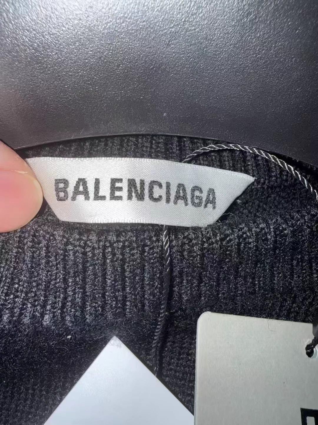 Balenciaga Balenciaga Black Seven-Language Wool Sweater Size S / US 4 / IT 40 - 3 Thumbnail