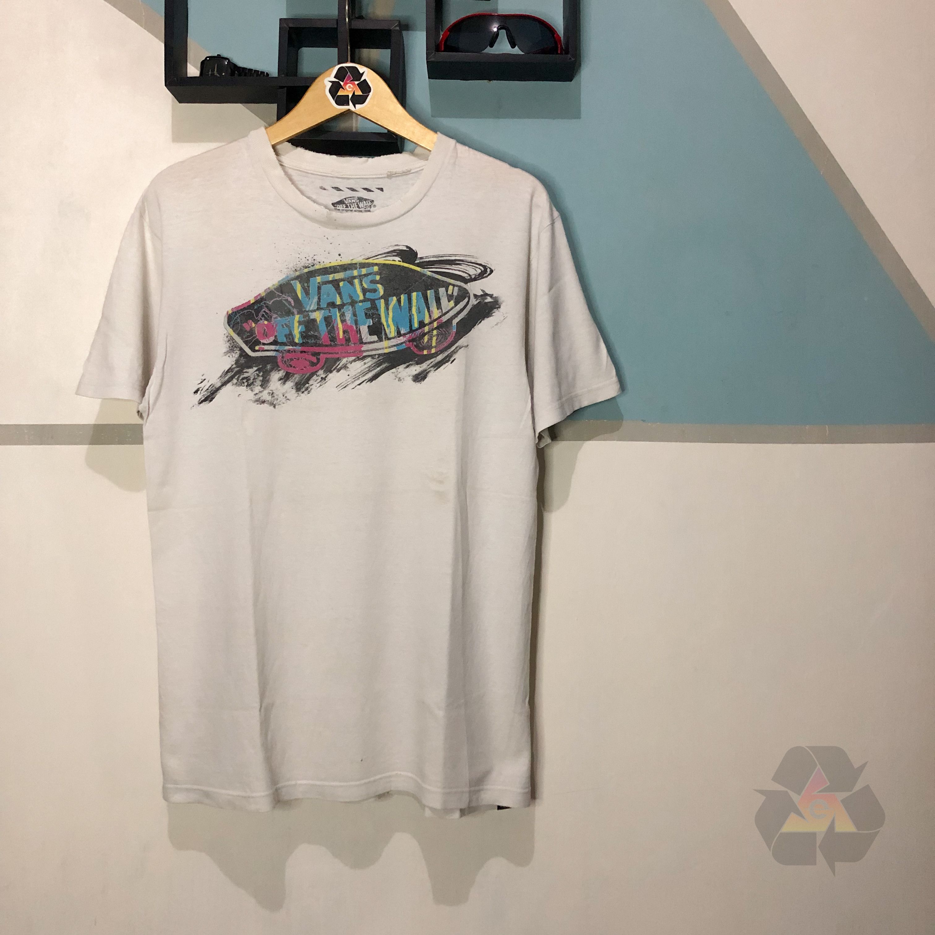 Vintage Vans Off The Wall Classic Logo T-Shirt