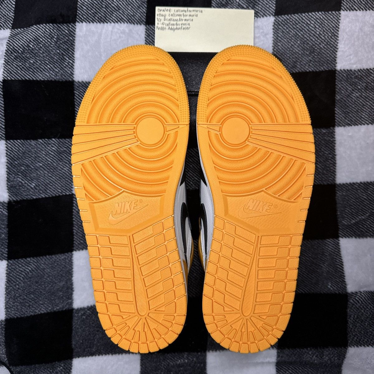 Nike Air Jordan 1 High OG Yellow Toe Size US 9.5 / EU 42-43 - 6 Thumbnail