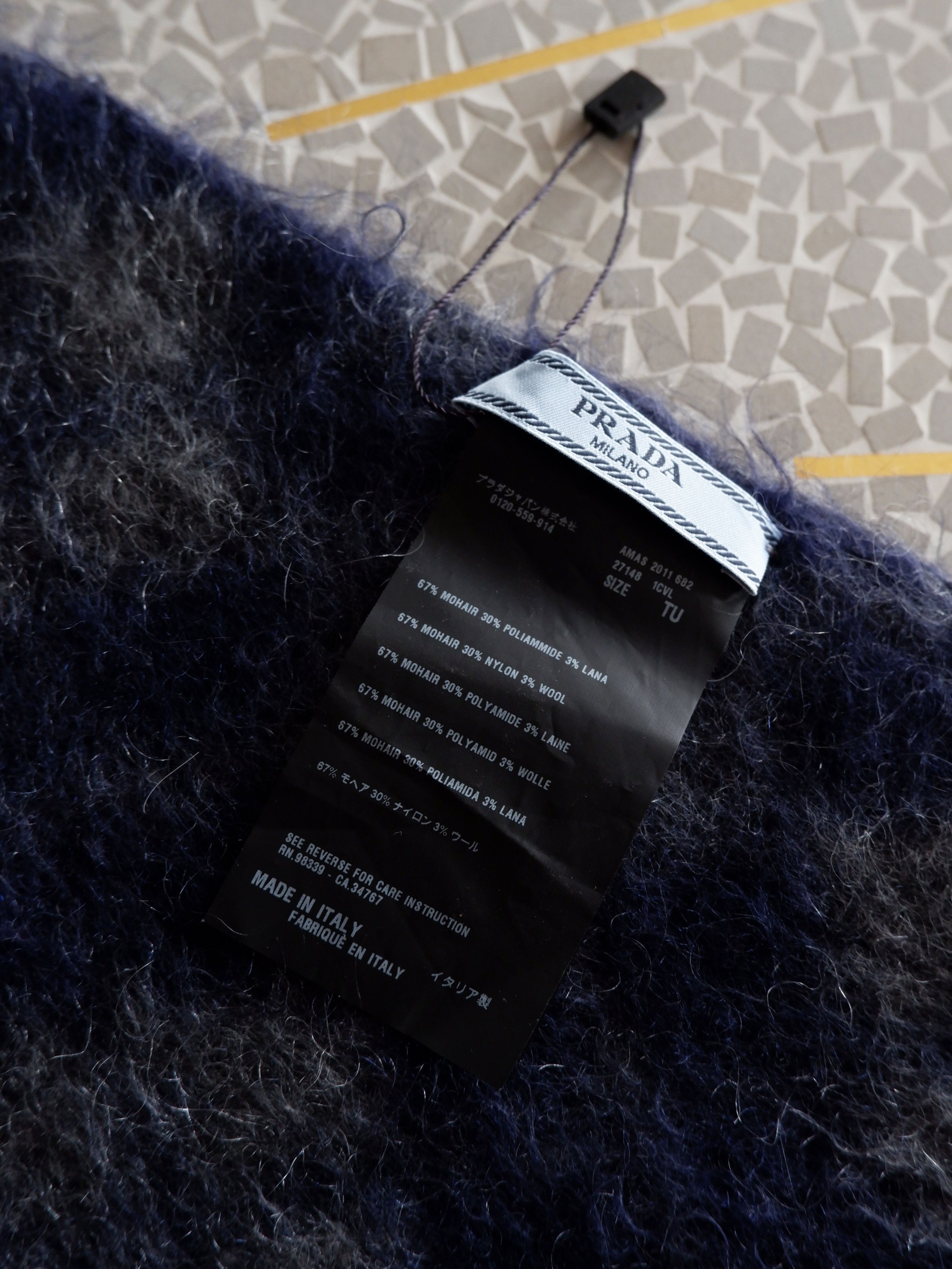 Prada Last drop! Prada argyle pattern furry mohair scarf FW11 Size ONE SIZE - 6 Thumbnail