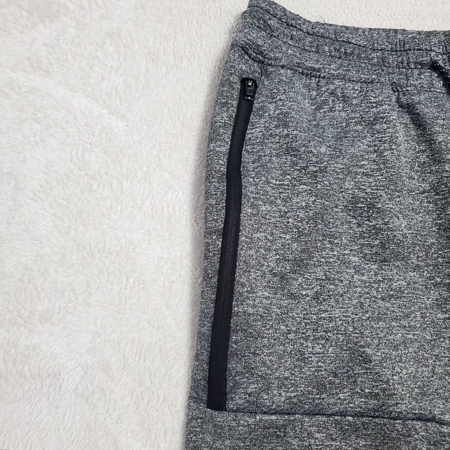Southpole Southpole Sweat Shorts Men XL Gray Drawstring Zip Pockets Athletic Shorts Mens XL Gray Sweat Size US 36 / EU 52 - 4 Thumbnail