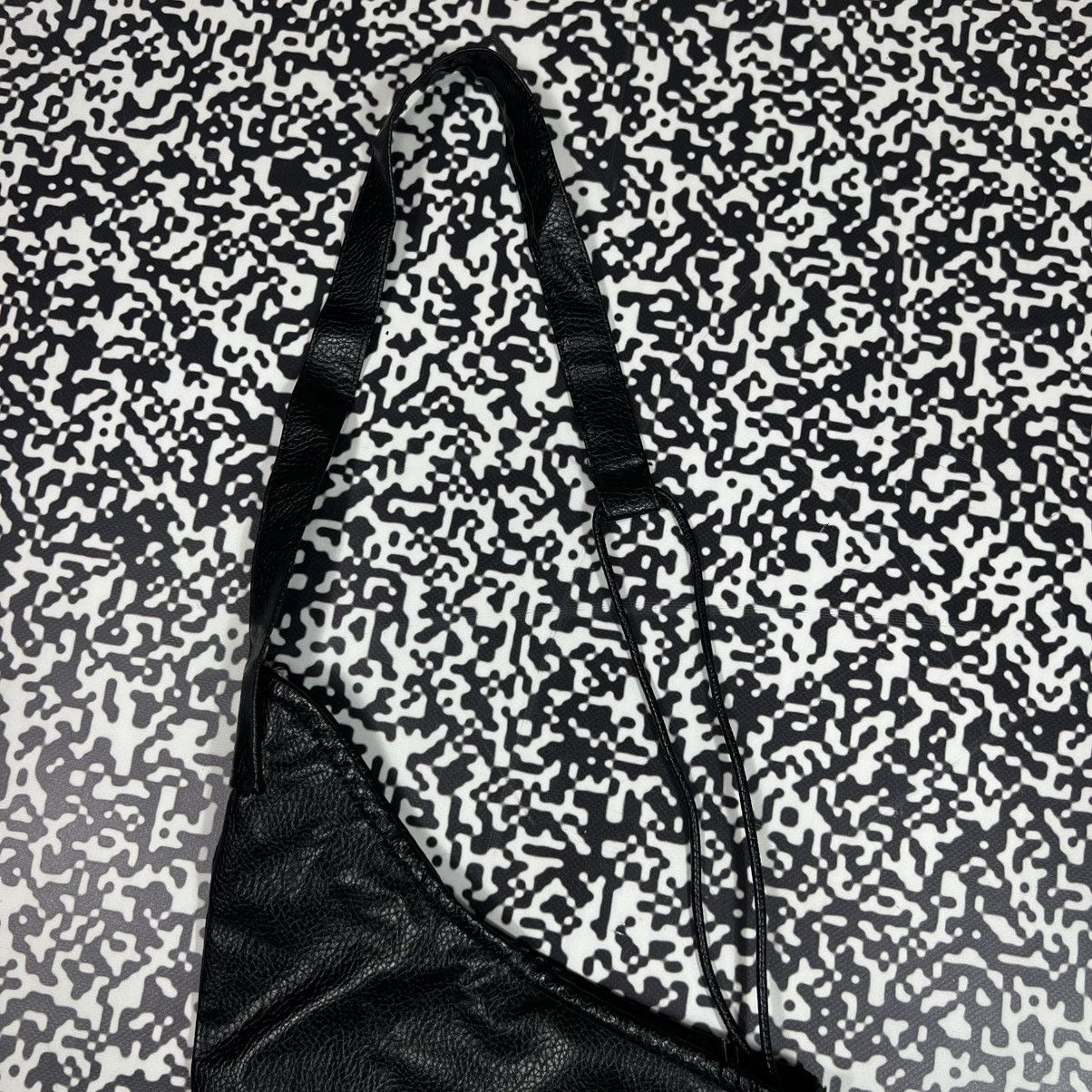 Japanese Brand Vintage Y2K Japanese Crossbody Bag Opium Style Size ONE SIZE - 6 Thumbnail
