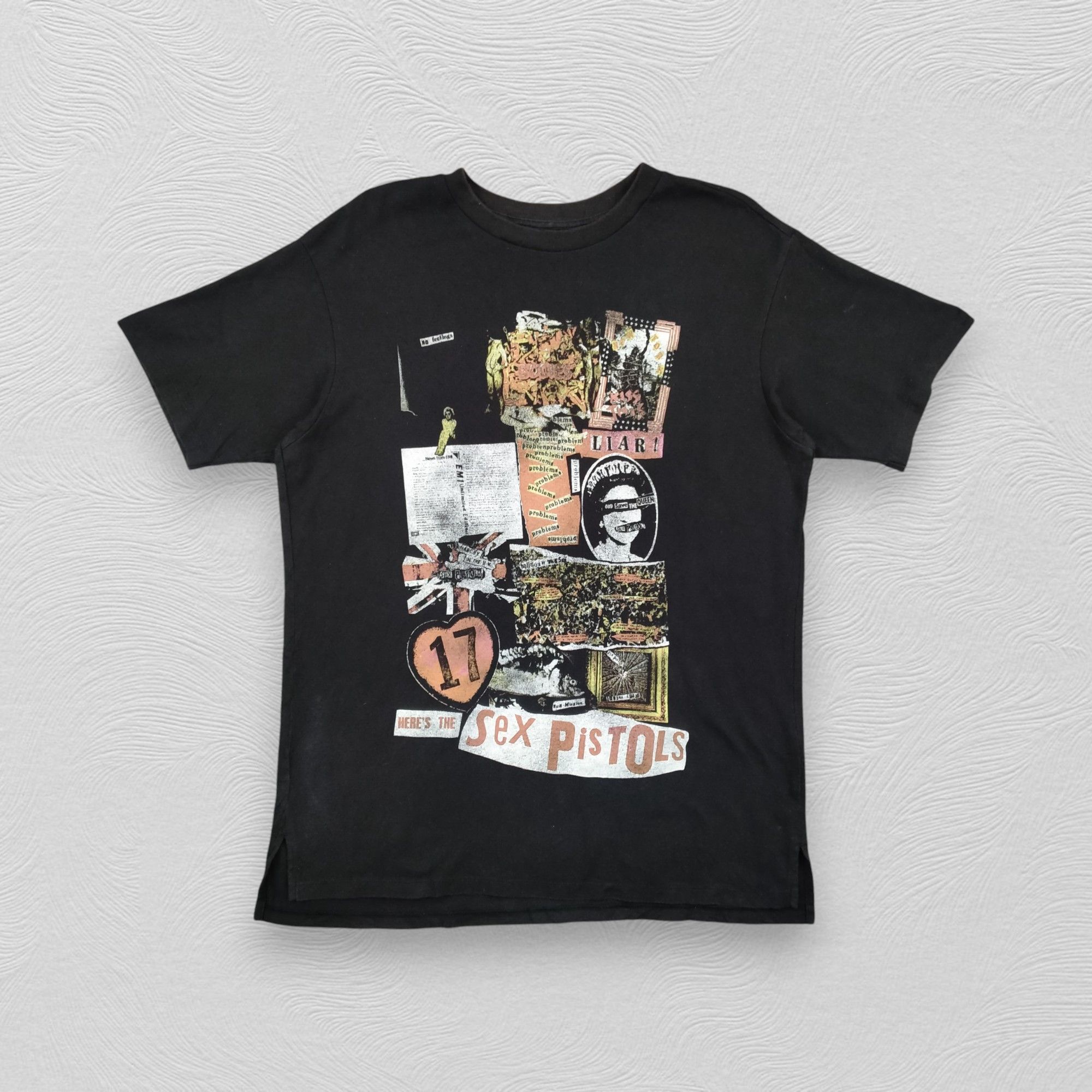 Band Tees Sex Pistols Band Tees Uniqlo Large Tshirt - G056 Size US L / EU 52-54 / 3 - 1 Thumbnail