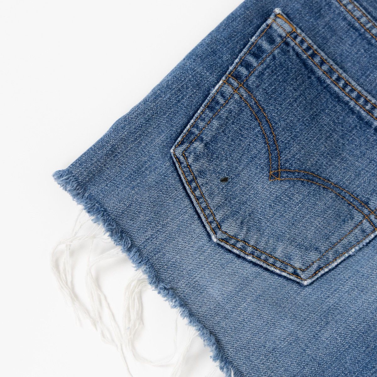 Levi's Levis 501 Womens Blue Denim Shorts Button Fly Frayed Raw Size 30" / US 8 / IT 44 - 5 Thumbnail