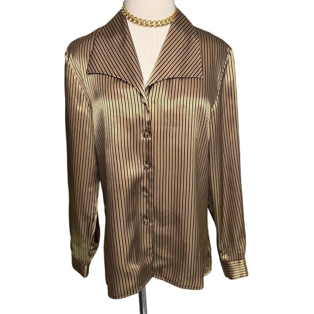Vintage Vintage black gold metallic wide collar satin blouse size S Size S / US 4 / IT 40 - 1 Thumbnail