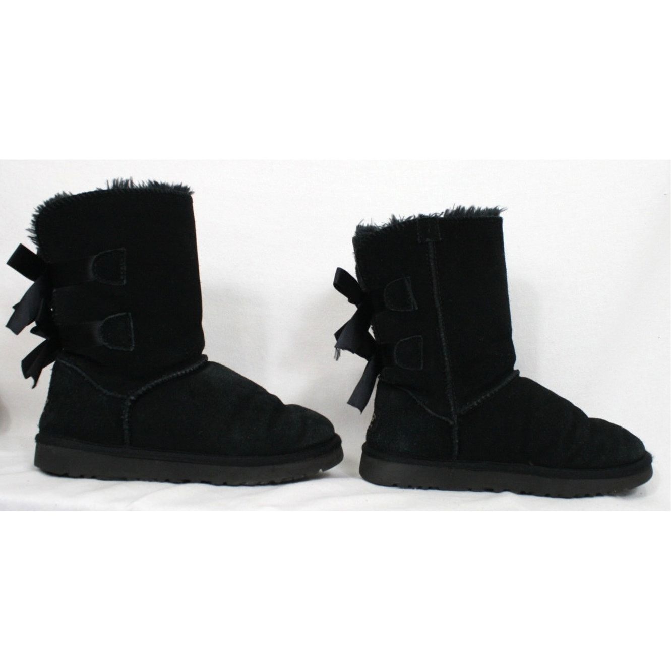 Ugg UGG Australia Bailey Bow Boots Women 5 Black Suede Shearling Size US 5 / IT 35 - 4 Thumbnail