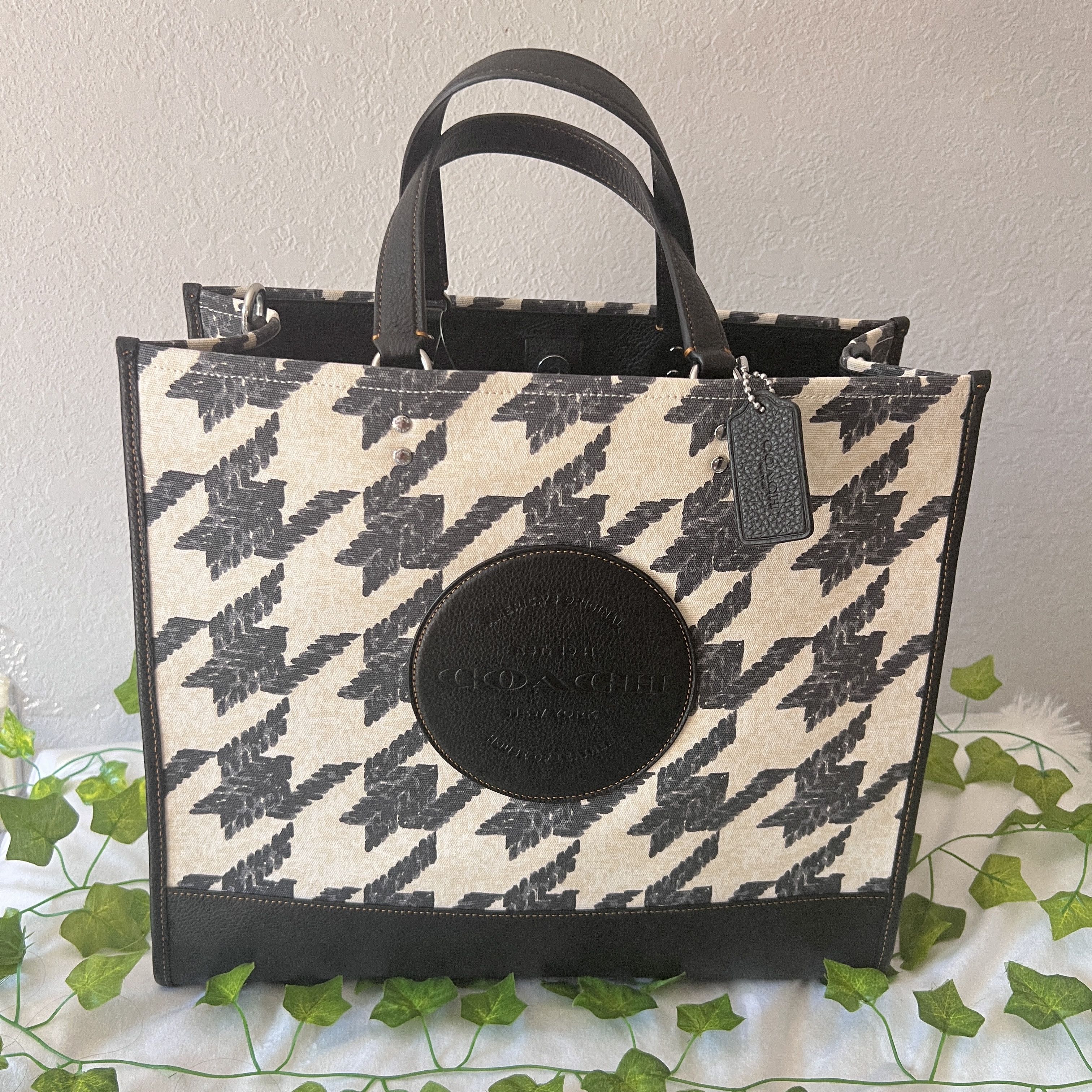 Coach coach Dempsey Tote 40 With Houndstooth Print And Patch cj624 ...