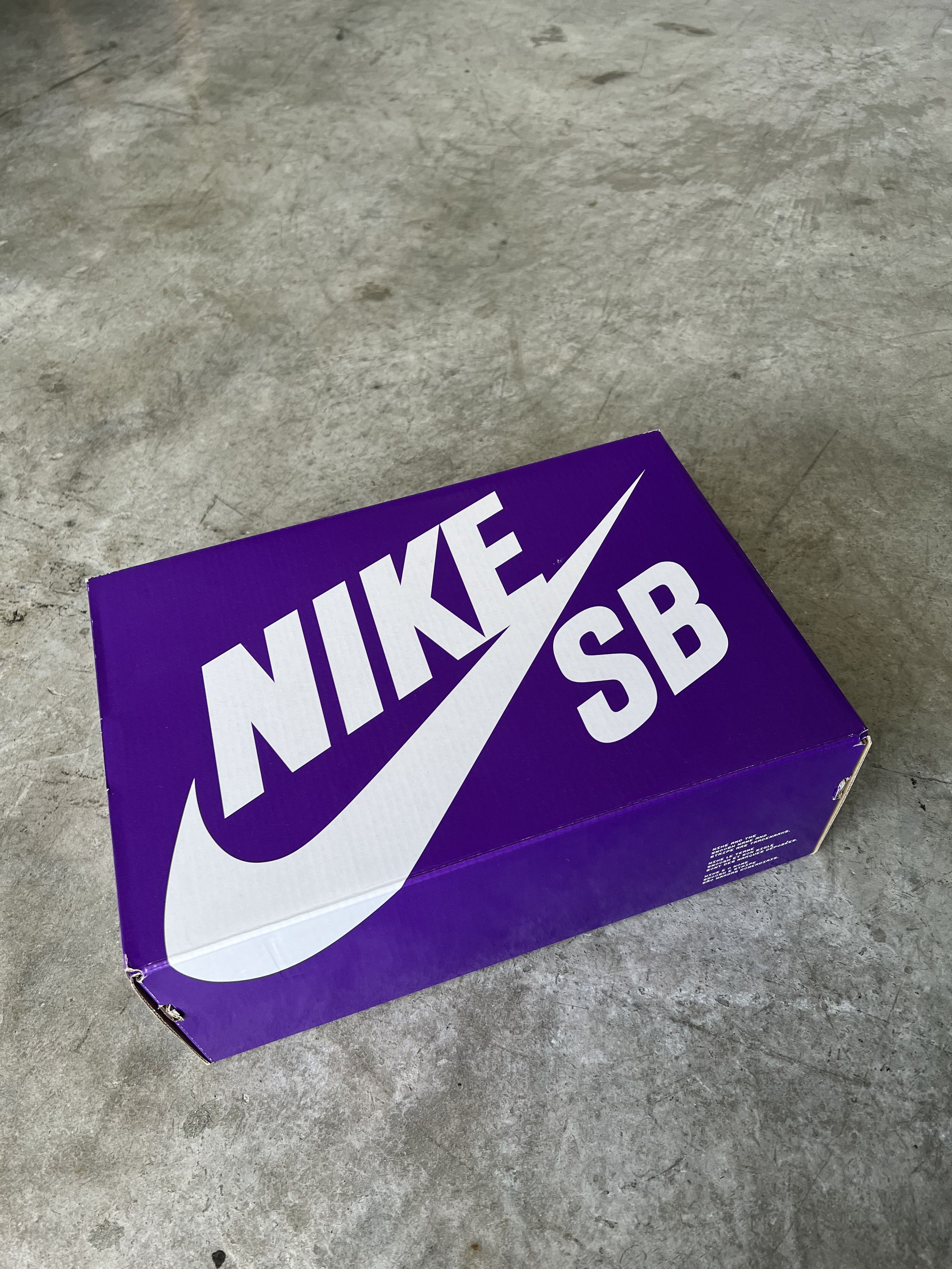 Nike Nike SB Dunk Low Size US 9.5 / EU 42-43 - 2 Thumbnail