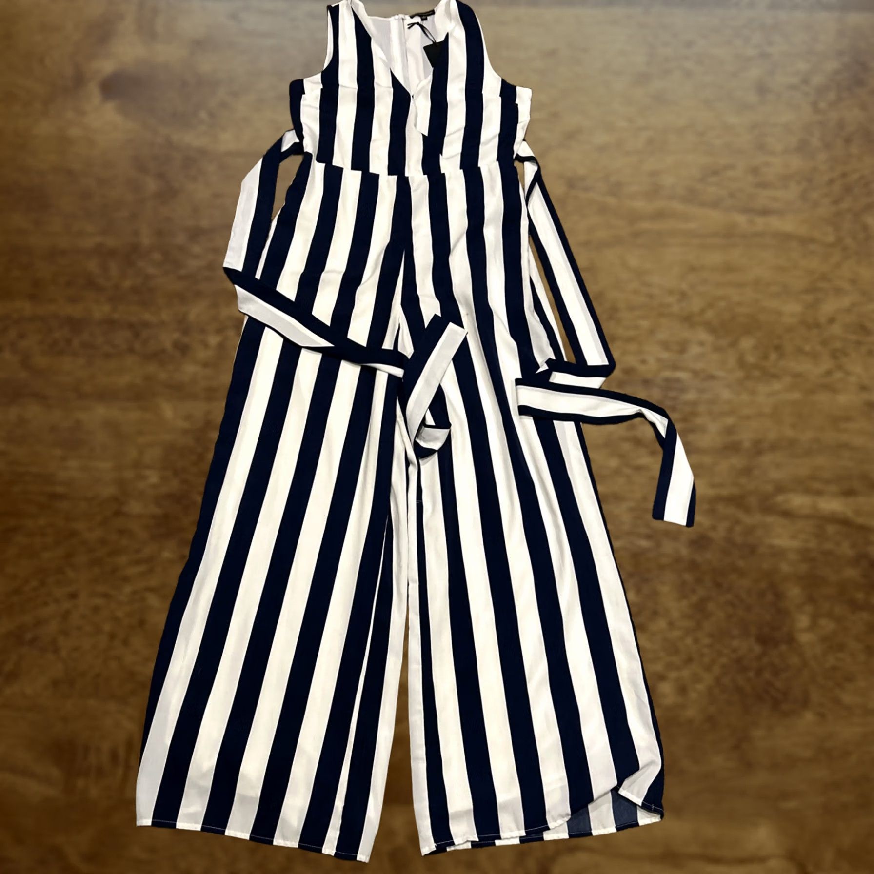 Vintage Shinestar Women’s L Blue White Striped Jumpsuit Sleeveless Polyester One-Piece Casual Vintage: No? (Note: Output should be only rearranged title) Size L / US 10 / IT 46 - 1 Thumbnail