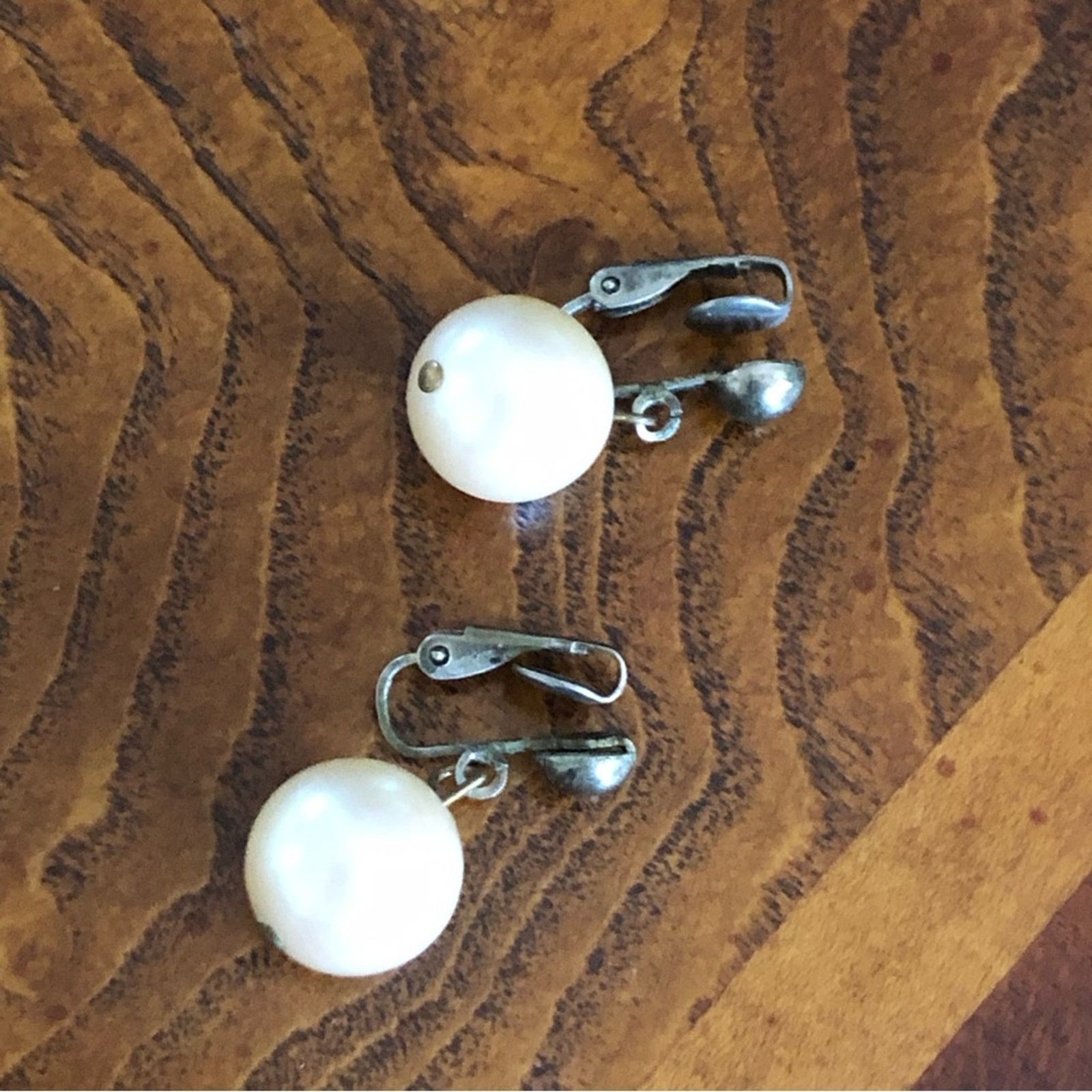 Vintage Vintage creamy glass pearl dangle clip on earrings Size ONE SIZE - 4 Thumbnail