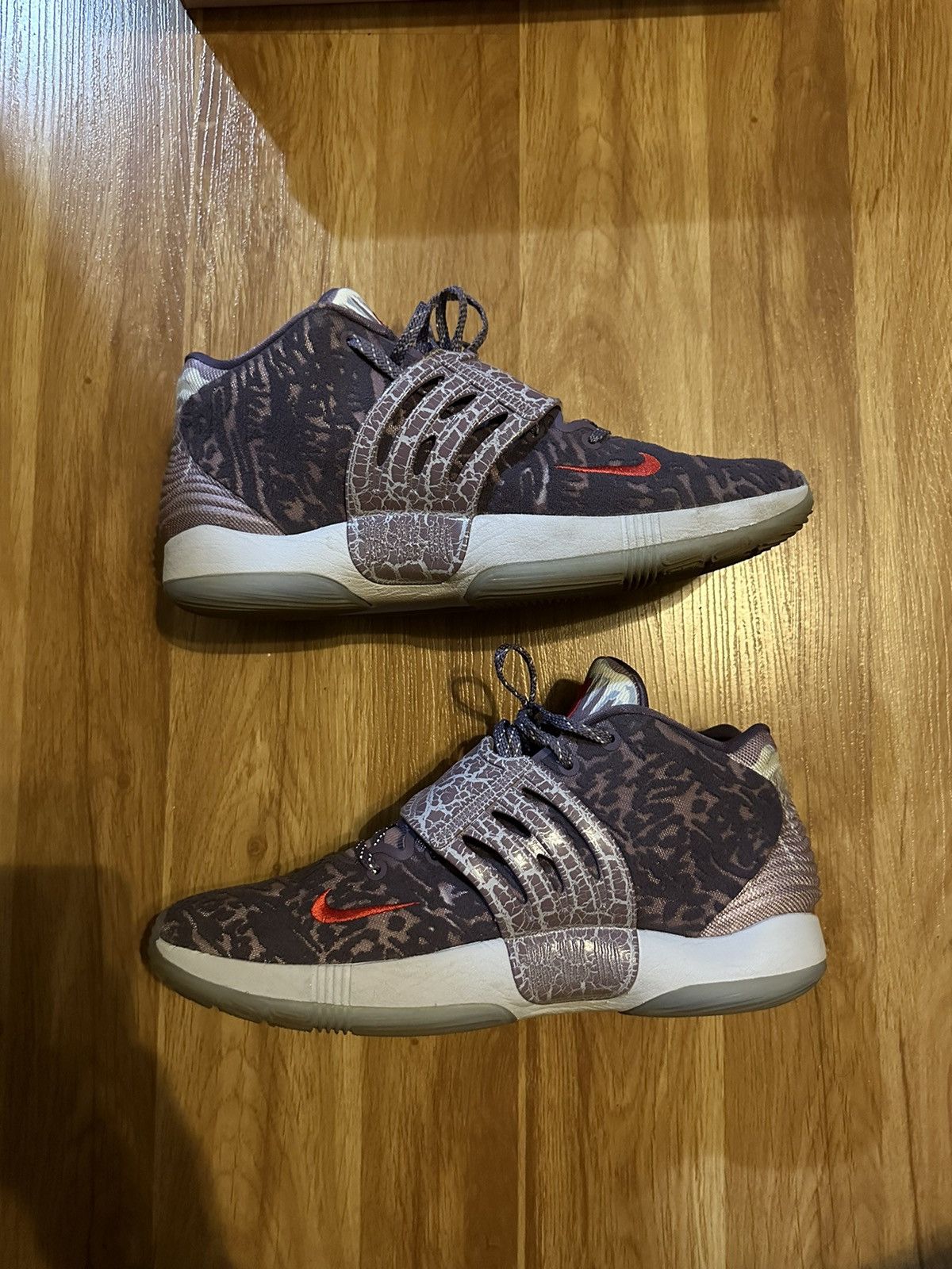 Nike Nike KD 14 Valentines Day Size US 12 / EU 45 - 3 Thumbnail