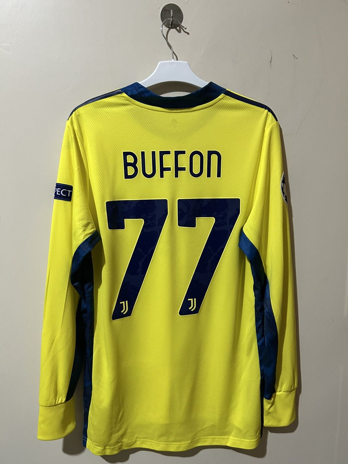 Adidas Juventus gk jersey longsleeve buffon Size US L / EU 52-54 / 3 - 2 Thumbnail