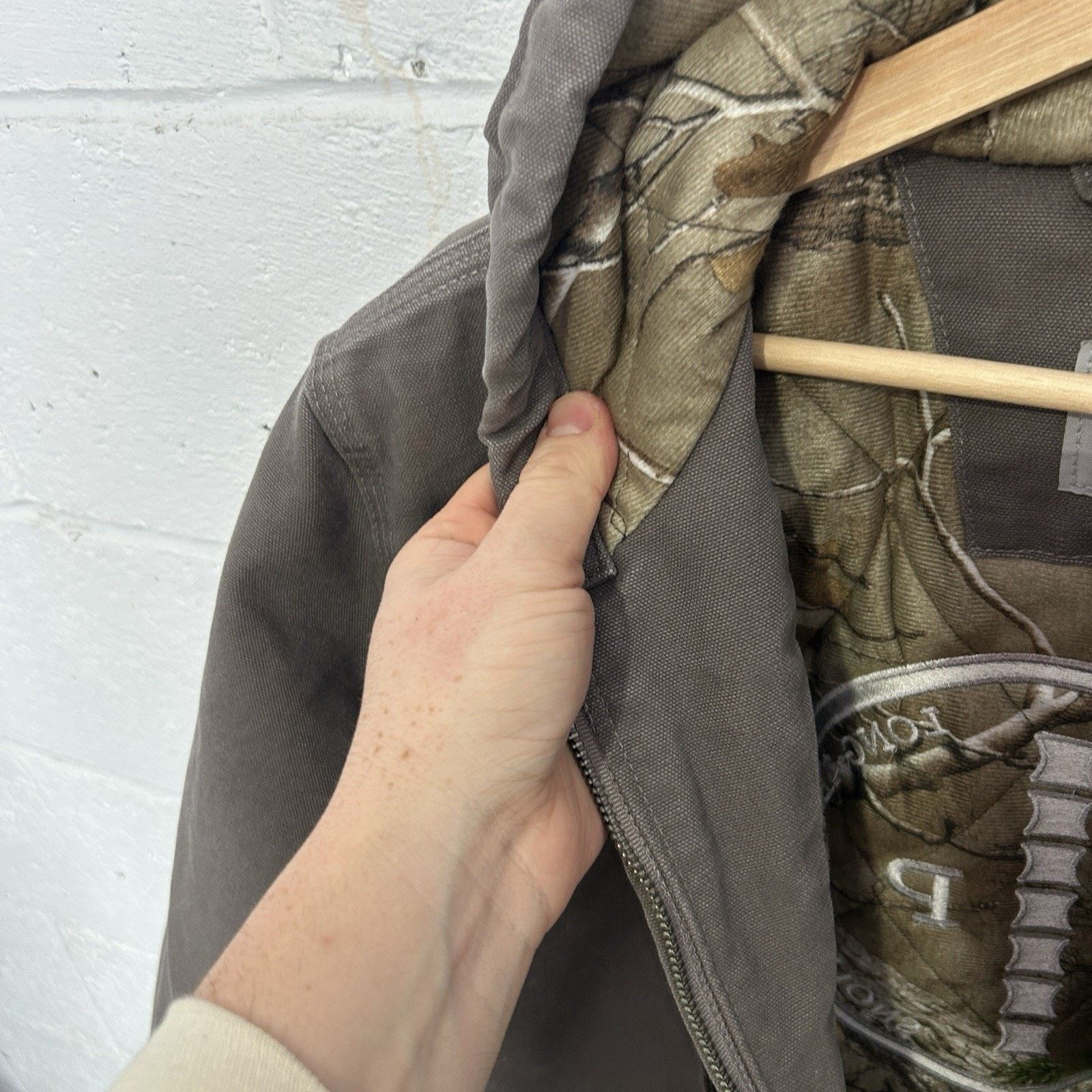 Carhartt Carhartt Realtree Camo Hooded Active Jacket “Taupe Grey” Size M / US 6-8 / IT 42-44 - 15 Thumbnail