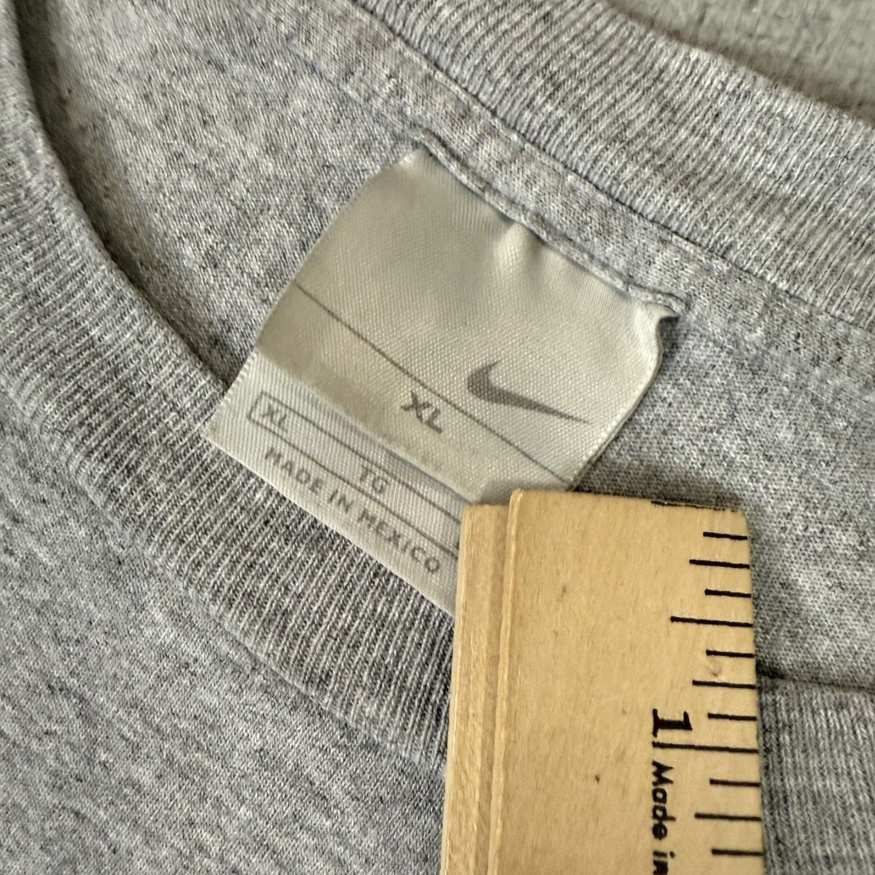 Nike VINTAGE Nike T Shirt Mens XL Gray Embroidered Logo Swoosh Y2K Boxy Rare Vtg Shirt Mens XL Gray Embroidered Swoosh 90s Y2K Nike Logo Size US XL / EU 56 / 4 - 4 Thumbnail