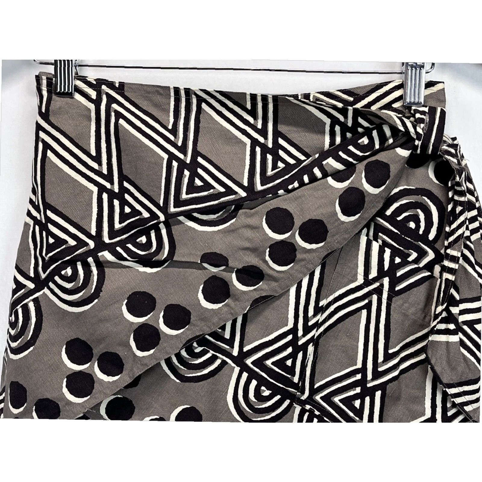 Vintage Maeve by Anthropologie Tribal Print Skirt Womens Grey Black Knee Length Faux Wrap Linen Blend Size 2 Spring Summer Size 26" / US 2 / IT 38 - 3 Thumbnail