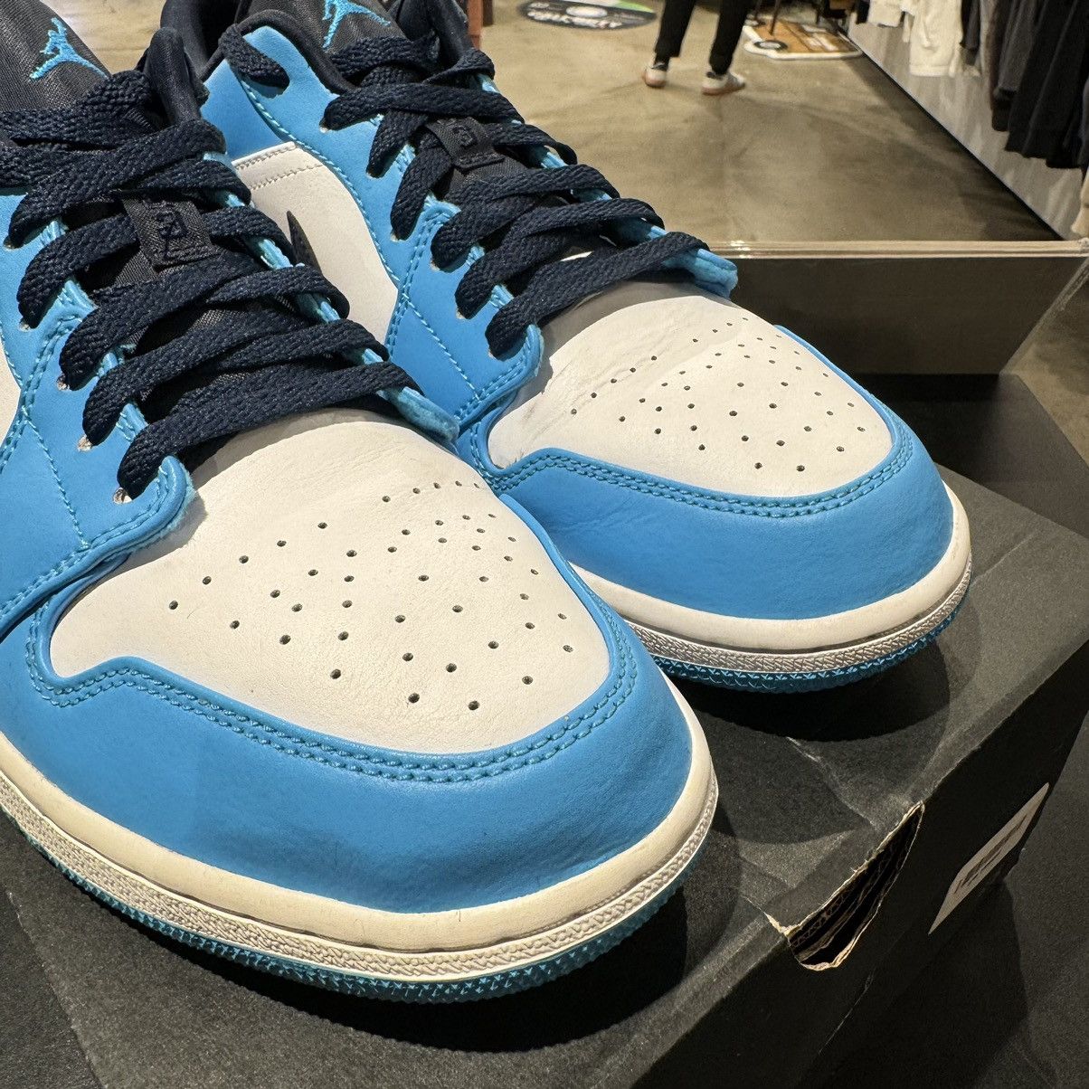 Jordan Brand Jordan 1 Low UNC University Blue Size US 11 / EU 44 - 5 Thumbnail